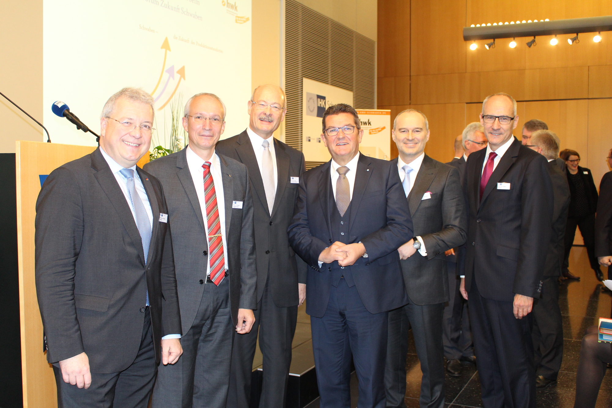 Das 14. Forum Zukunft Schwaben fand am 21. November 2016 in der IHK Schwaben statt. Foto: B4B WIRTSCHAFTSLEBEN SCHWABEN