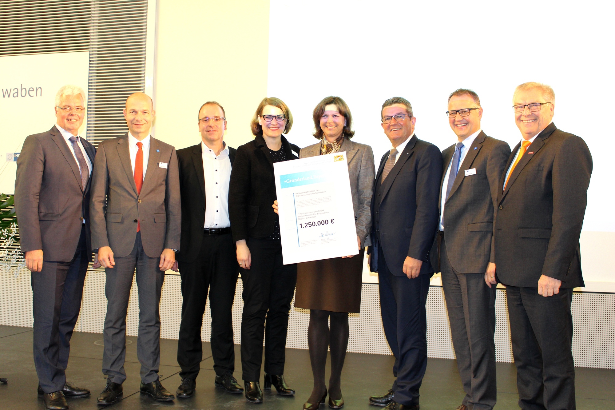 Das 14. Forum Zukunft Schwaben fand am 21. November 2016 in der IHK Schwaben statt. Foto: B4B WIRTSCHAFTSLEBEN SCHWABEN
