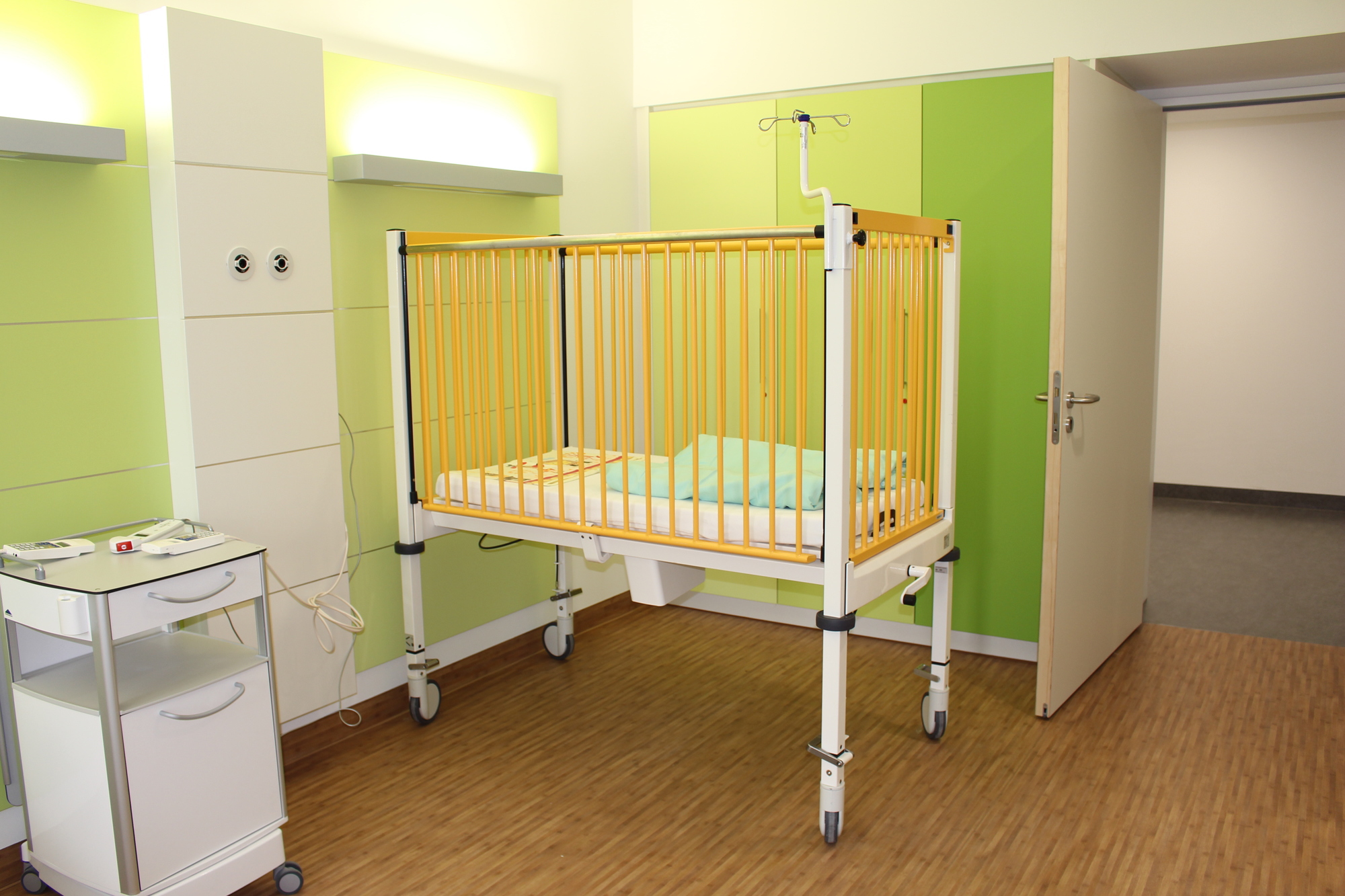 Die Einweihungs-Feier des neuen Hauptgebäudes am Josefinum. Foto: B4B WIRTSCHAFTSLEBEN SCHWABEN