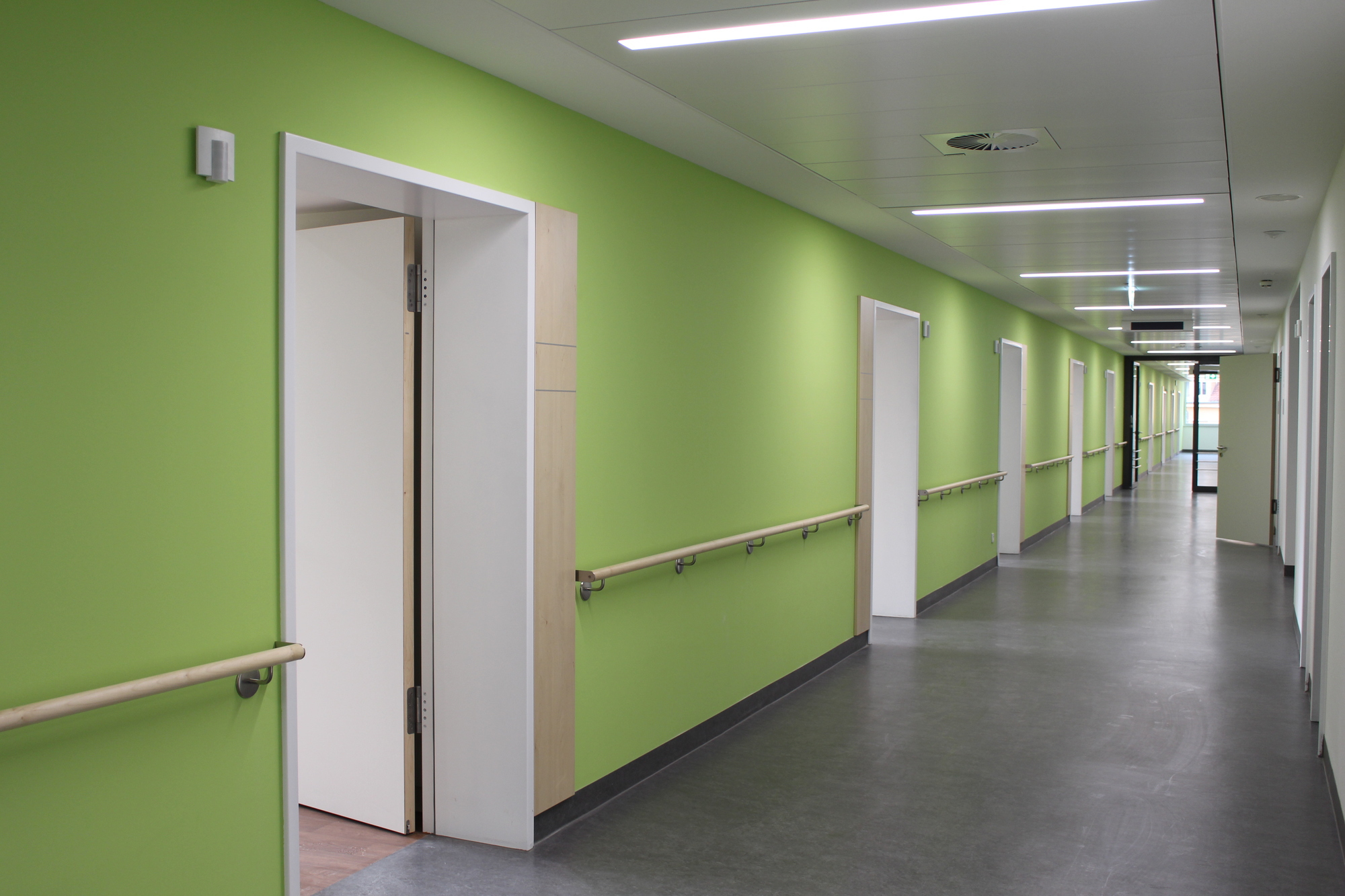 Die Einweihungs-Feier des neuen Hauptgebäudes am Josefinum. Foto: B4B WIRTSCHAFTSLEBEN SCHWABEN