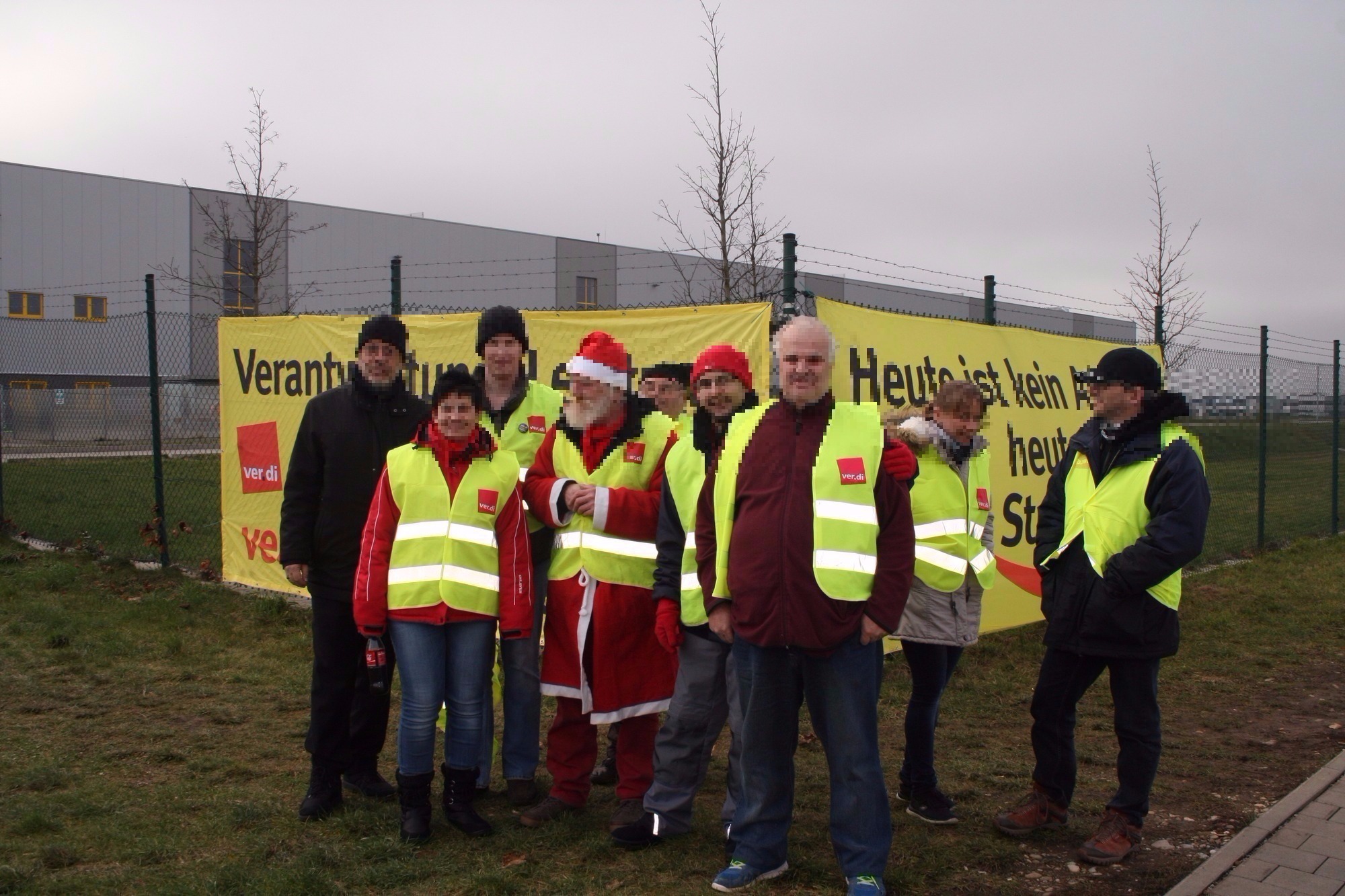 Symbolbild vom ver.di-Streik am Amazon-Standort Graben. Foto: B4B WIRTSCHAFTSLEBEN SCHWABEN
