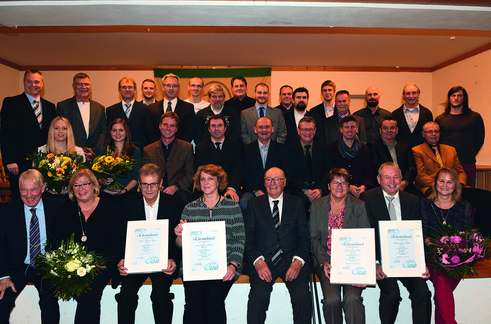 Mayr Antriebstechnik ehrt langjährige Mitarbeiter. Foto: Mayr Antriebstechnik