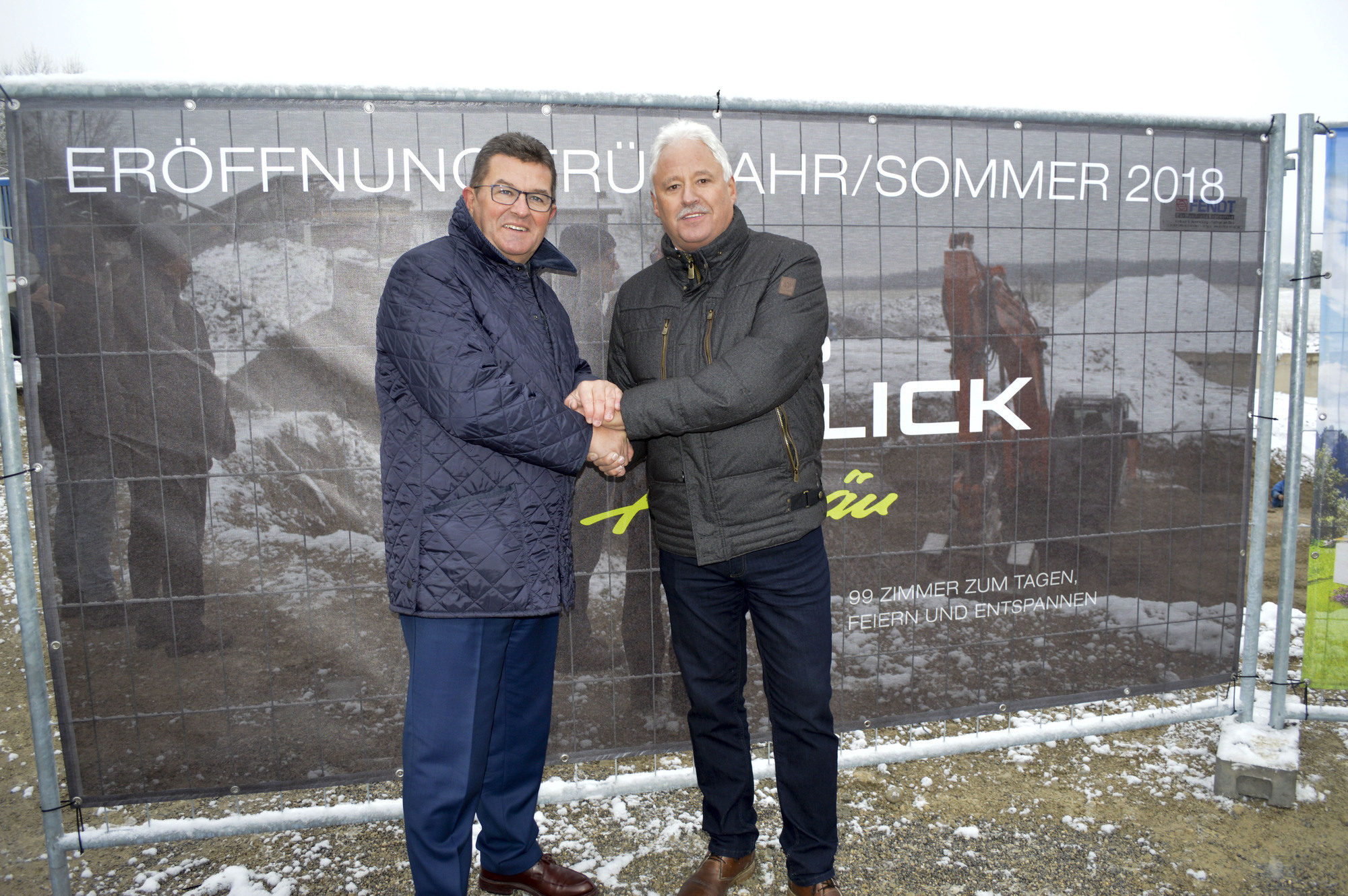 Staatssekretär Franz Josef Pschierer und BreFa Geschäftsführer Gerhard Breher beim Spatenstich. Foto: BreFa Bauunternehmung GmbH