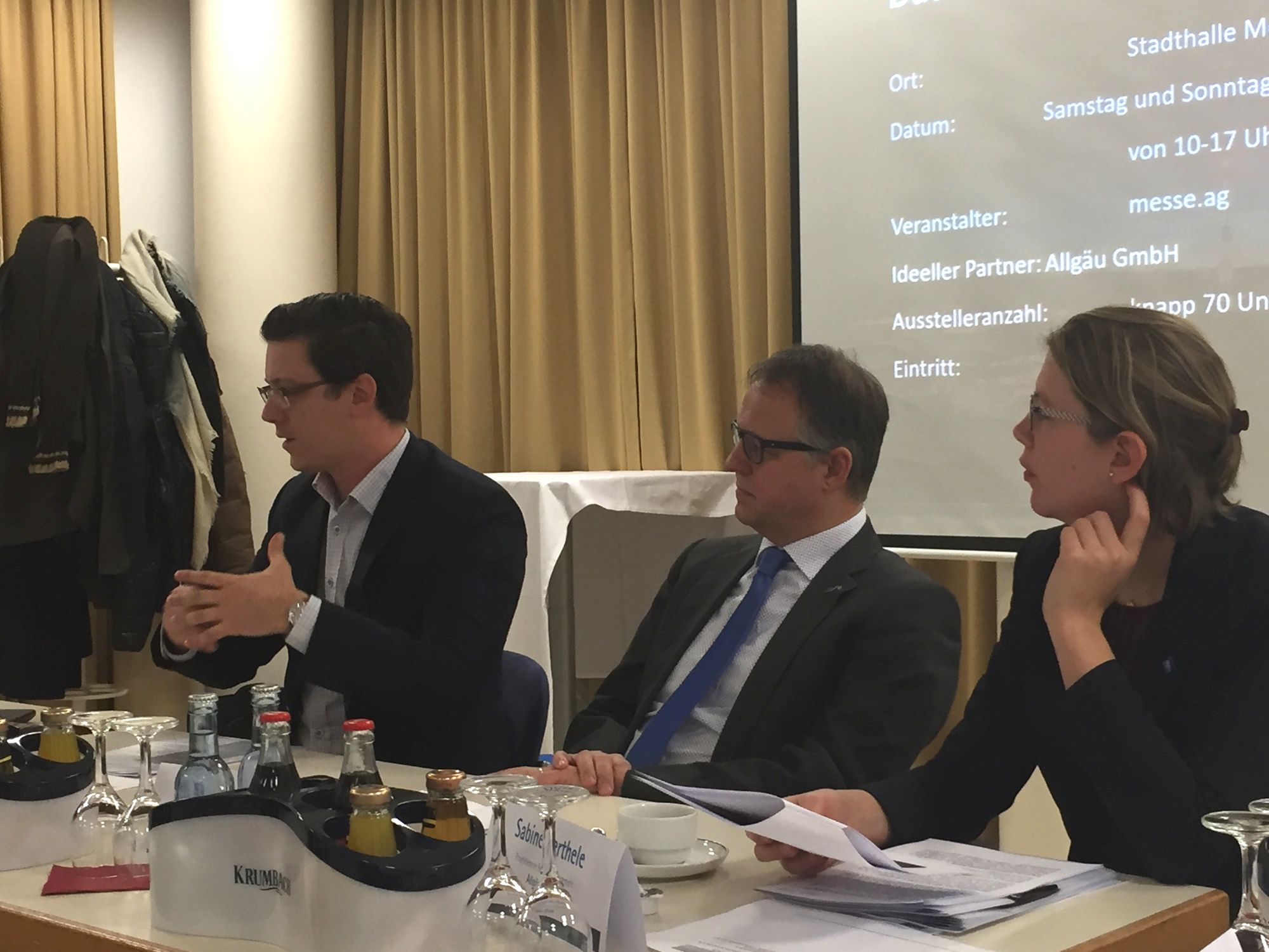 Tobias Neubauer, Klaus Fischer und Sabine Berthele. Foto: B4B WIRTSCHAFTSLEBEN SCHWABEN