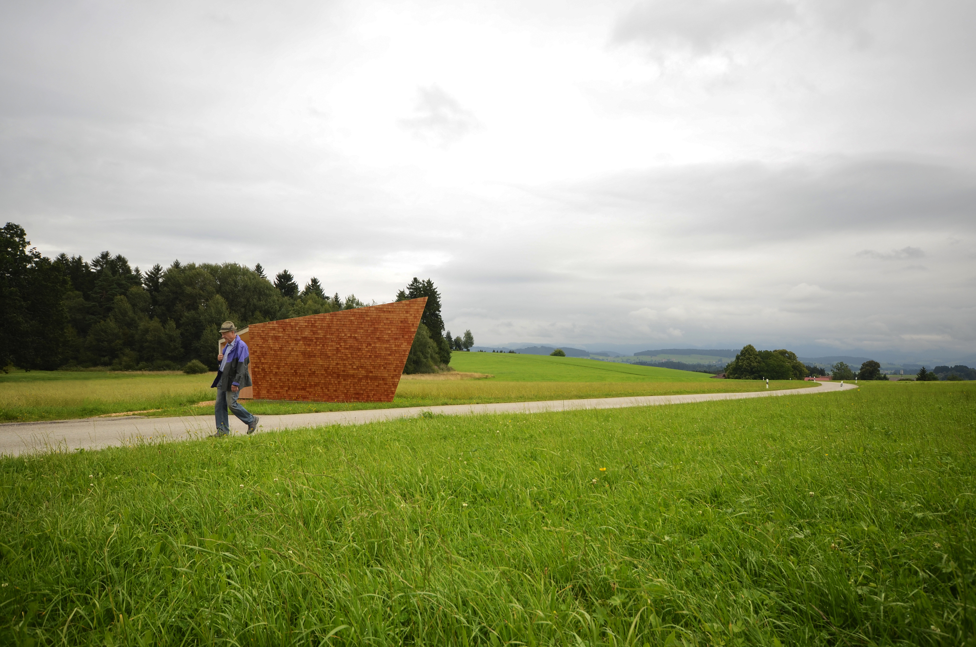 Außenansicht eines Warteorts. Foto: Tilman Schmidt-Föhre