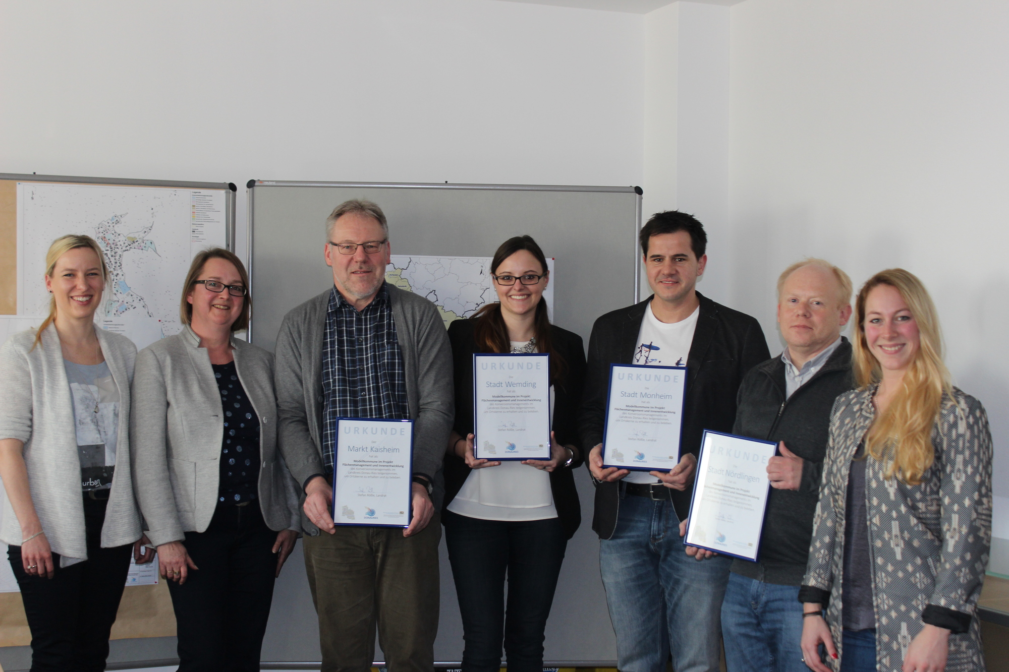 Sechs Kommunen werden für ihr Engagement in der Pilotphase geehrt. Foto: Stefanie Fieger