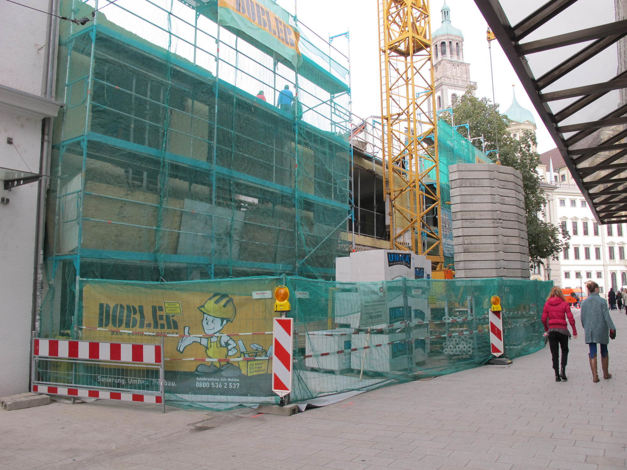 Im Eckgebäude der Steingasse sollen Wohnungen und Einzelhandel Platz finden. Foto: Iris Zeilnhofer/B4B WIRTSCHAFTSLEBEN SCHWABEN
