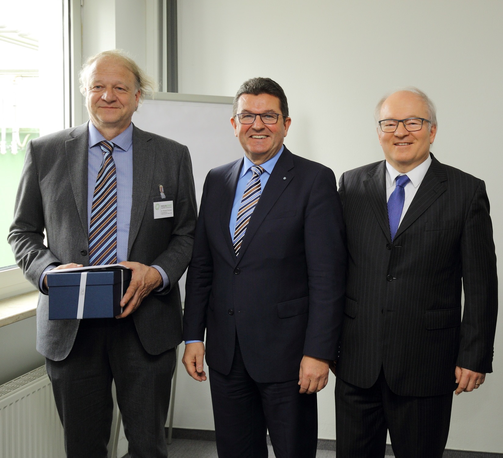 Dr. Richard Sizmann (SepaPlast), Franz Josef Pschierer und Dr. Otto Beierl (LfA). Foto: LfA