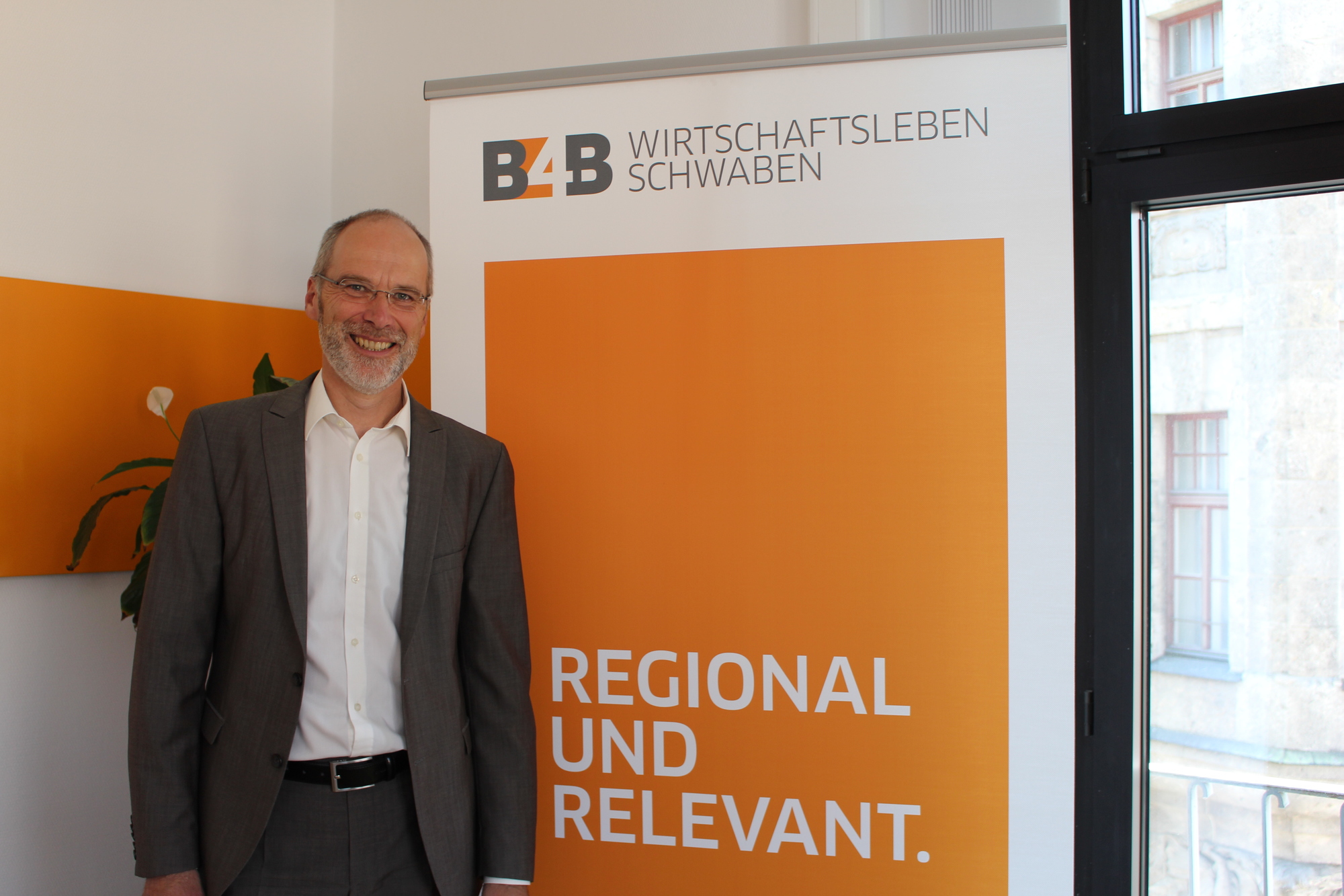 Dr. Ralf Held zu Gast in unserer Redaktion. Foto: Isabell Walter / B4B WIRTSCHAFTSLEBEN SCHWABEN