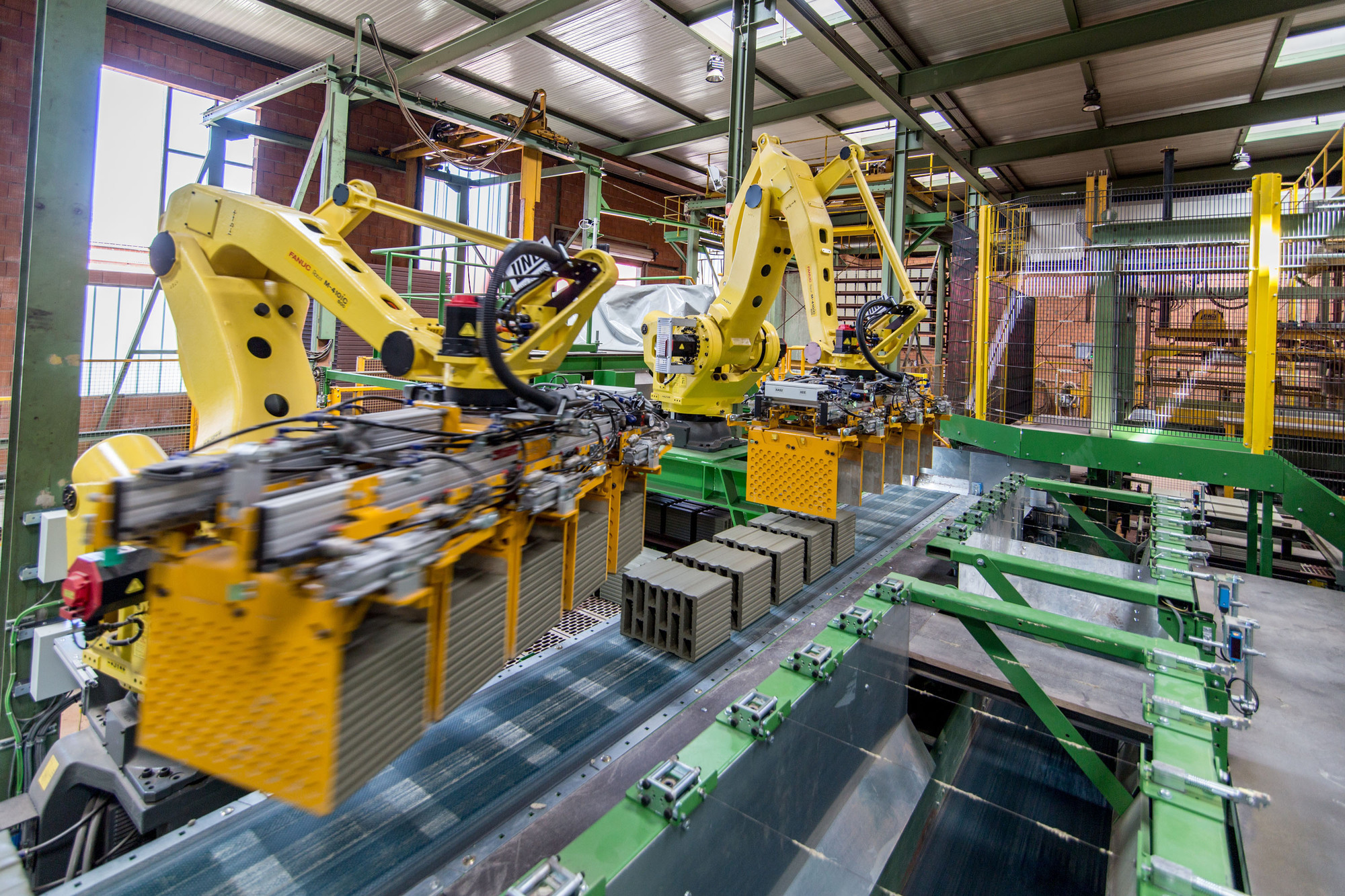 Die neue Nass-Seite der Ziegel-Produktion im Ziegelwerk Klosterbeuren. Foto: Ziegelwerk Klosterbeuren