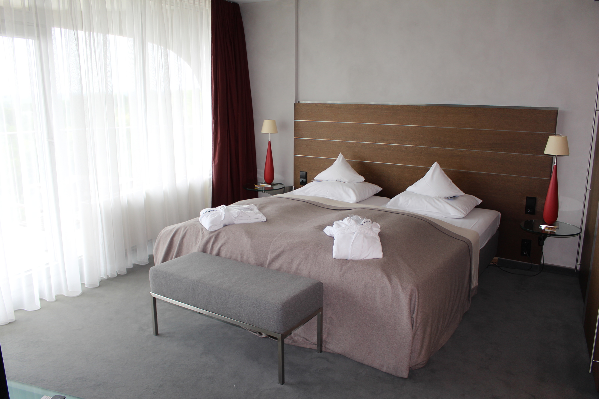 Das Schlafzimmer der Komfort Suite, dem größten Zimmer des Dorints.