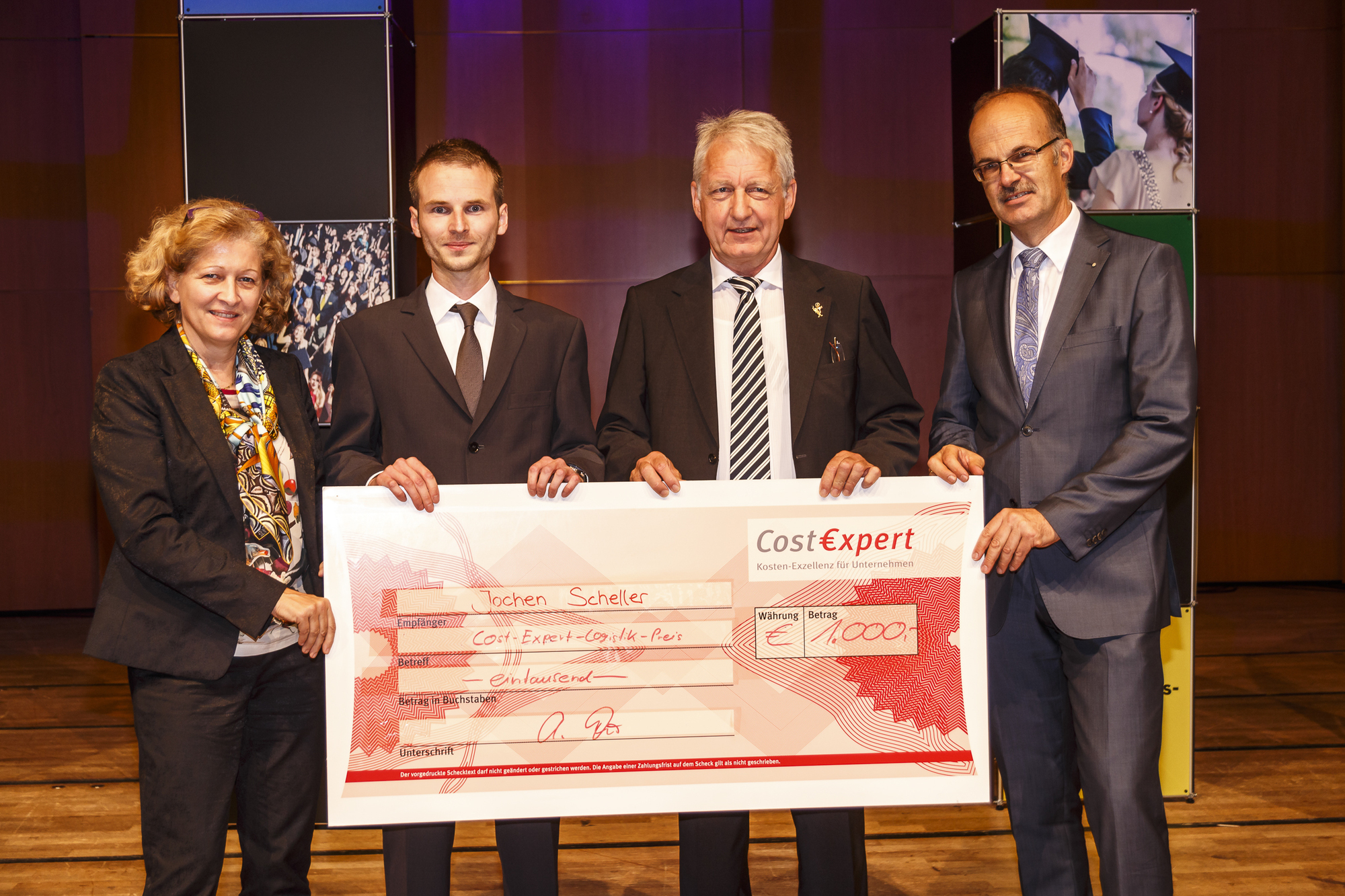 Prof. Dr. Uta M. Feser, Jochen Scheller, Albert Paul und Prof. Dr. Volker Reuter. Foto: Bernd Jaufmann
