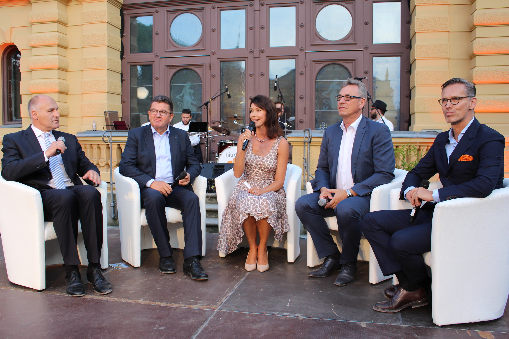 Dr. Kurt Gribl, Franz Josef Pschierer, Silvia Laubenbacher, Siegfried Schneider, Felix Kovac. Foto:B4B WIRTSCHAFTSLEBEN SCHWABEN