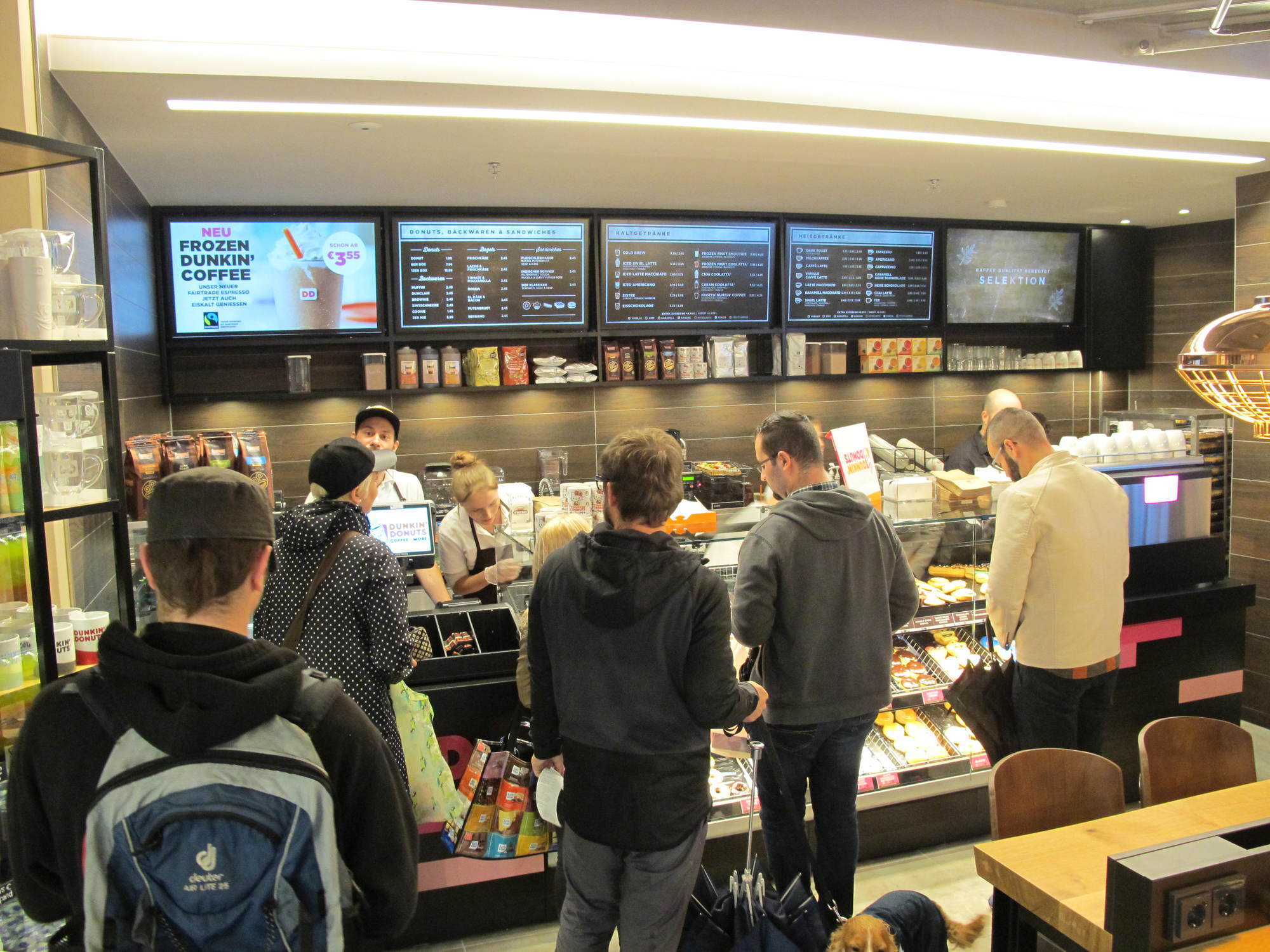 Am Eröffnungstag bei Dunkin' Donuts. Foto: Isabell Walter/B4B WIRTSCHAFTSLEBEN SCHWABEN