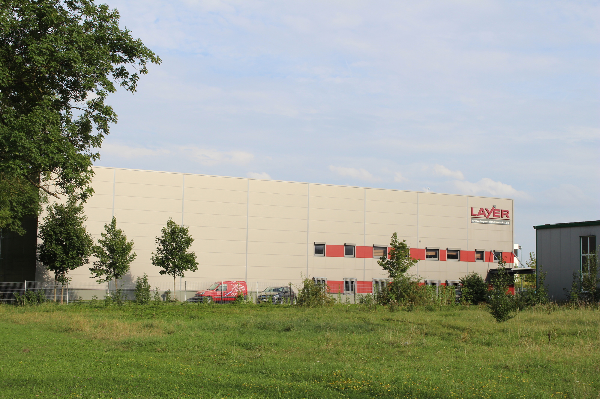 Der Stammsitz von LAYER liegt in Tettnang, Bodenseekreis.