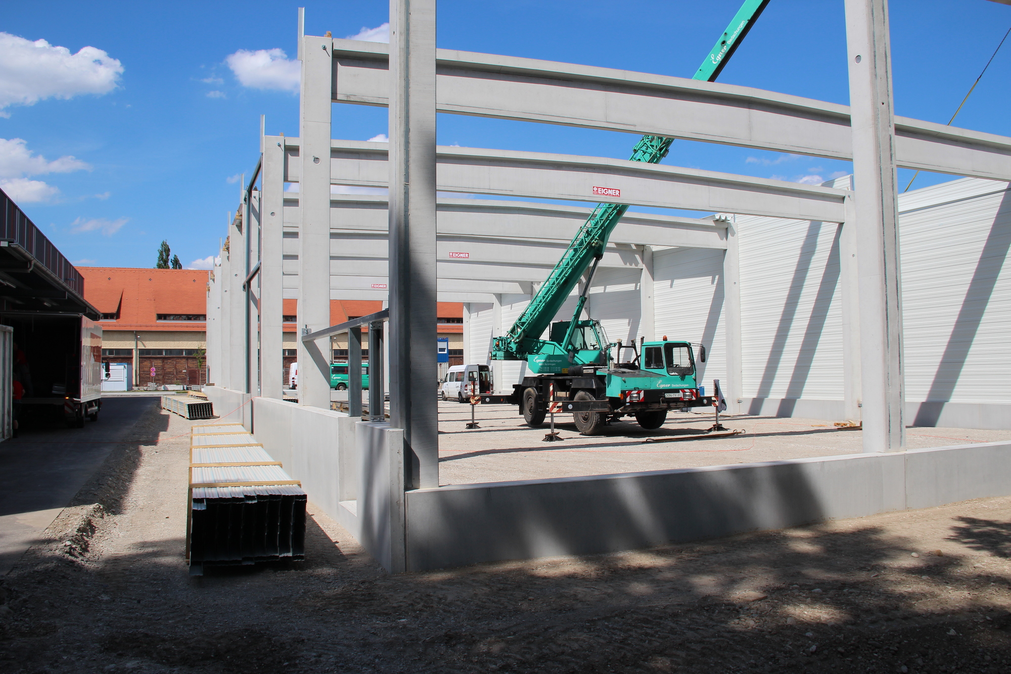 deka messebau hat kürzlich im Sheridan Park eine neue Lagerhalle errichtet. Foto: deka messebau
