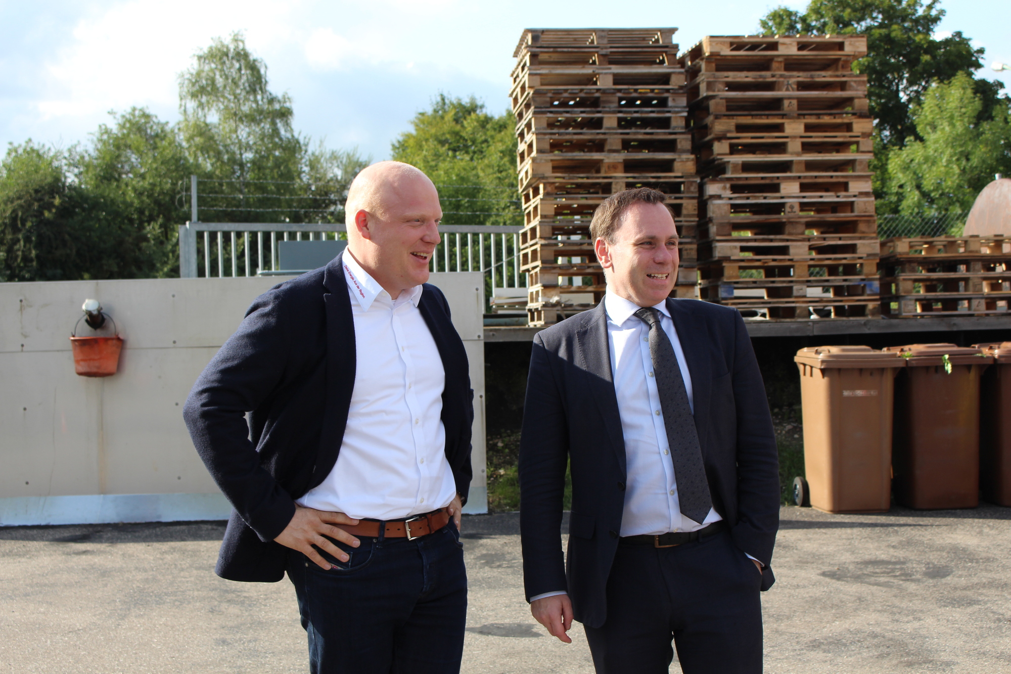 Richard Walch führte Dr. Volker Ullrich über das Firmengelände.