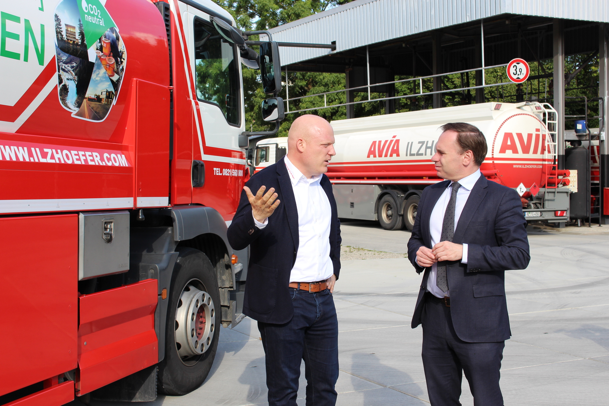 Richard Walch und Dr. Volker Ullrich im Gespräch.