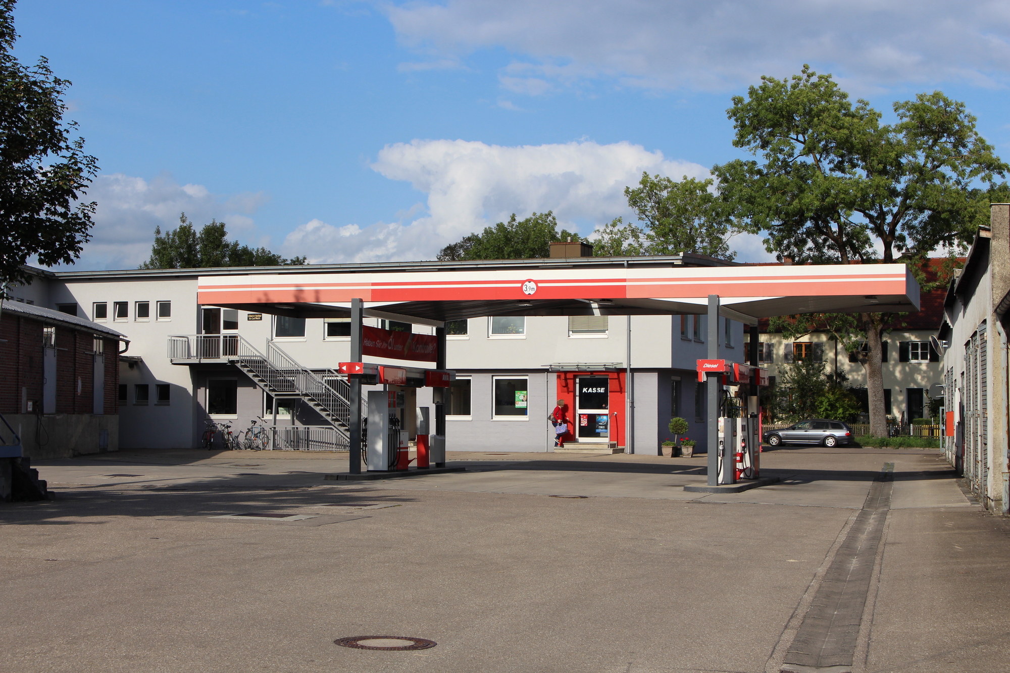 An das Firmengelände von ILZHÖFER ist auch eine Tankstelle angeschlossen.