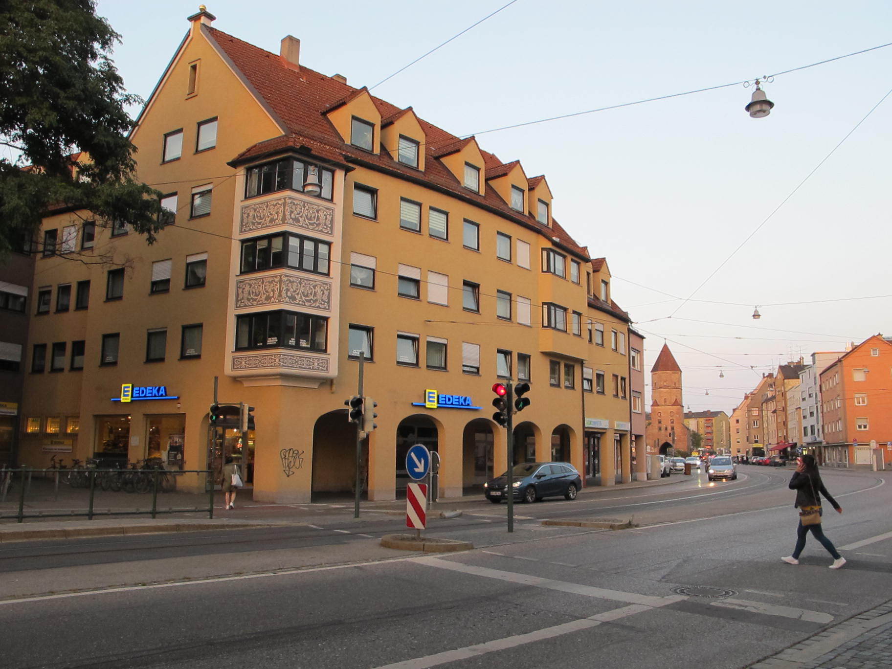 Die EDEKA-Filiale in der Straße „Bei der Jakobskirche" trägt bereits das neue Logo. Foto: B4B WIRTSCHAFTSLEBEN SCHWABEN