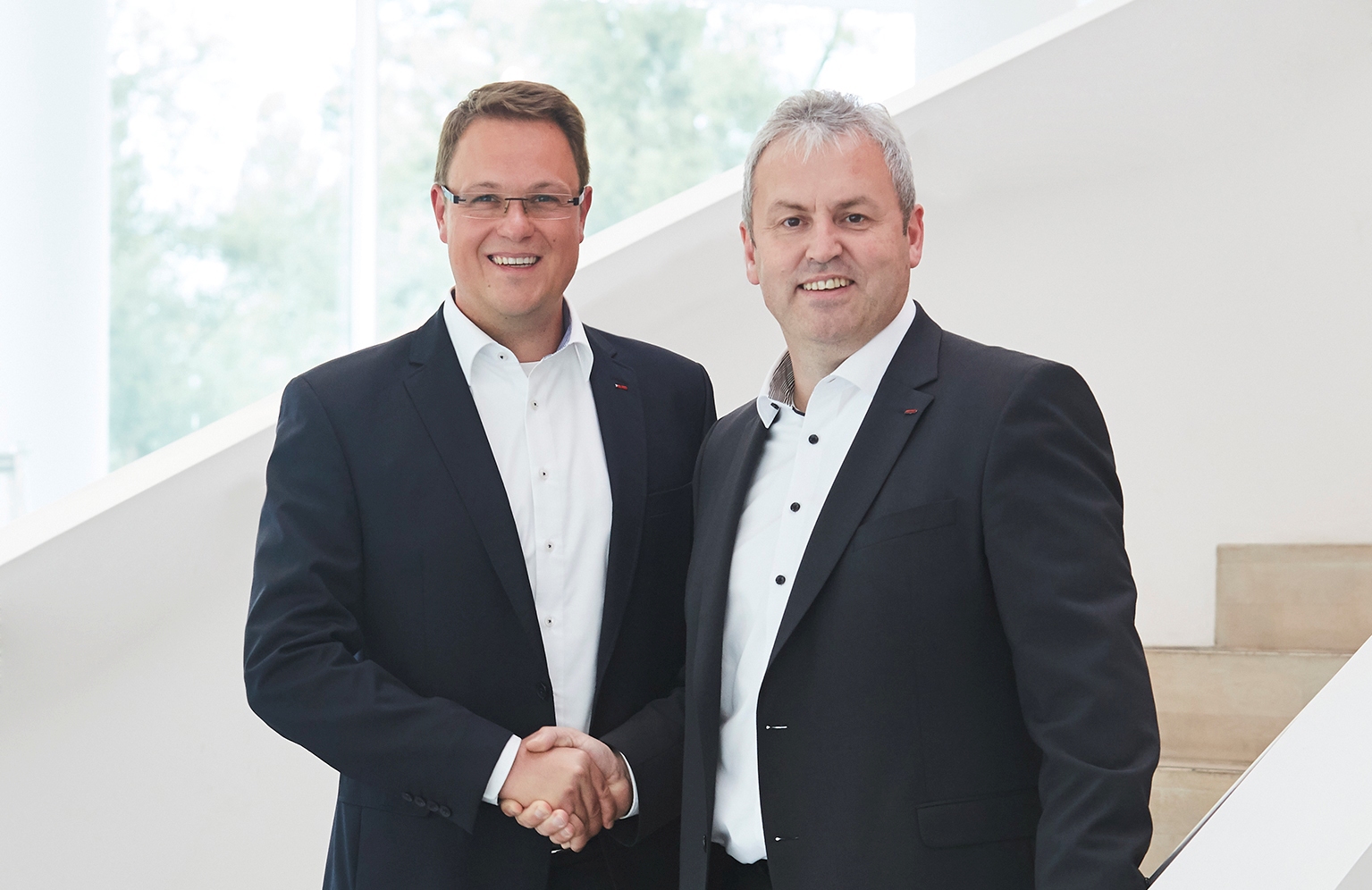 Dr. Christian Stehle, neuer Geschäftsführer der AL-KO Therm GmbH, mit Peter Kaltenstadler, COO der AL-KO Kober SE. Foto: AL-KO