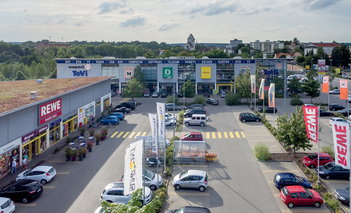 Ein Teil des erworbenen Portfolios: Das Fachmarktzentrum in Schwabach. Foto: Thomas Loeb