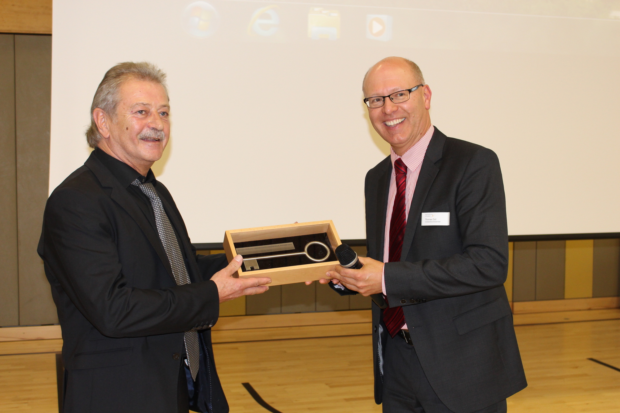 Architekt Martin Feldengut und Vorsitzender Thomas Düll. Foto: Iris Zeilnhofer/B4B WIRTSCHAFTSLEBEN SCHWABEN