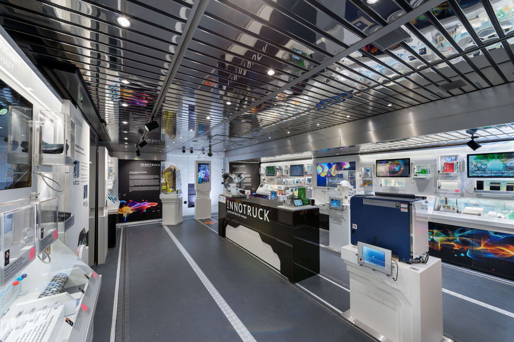 Der InnoTruck von innen. Foto: BMBF-Initiative InnoTruck