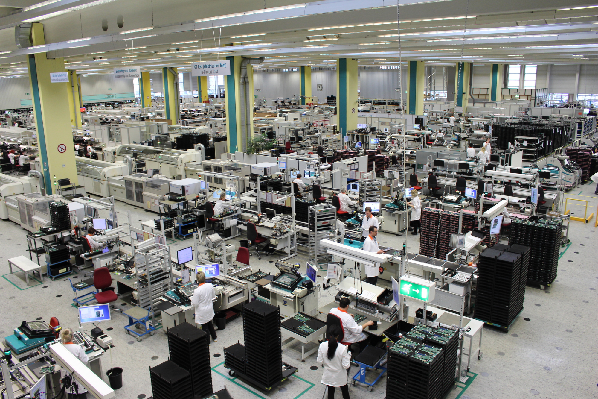 In der Mainboard-Produktion ist viel Fingerspitzengefühl gefordert.