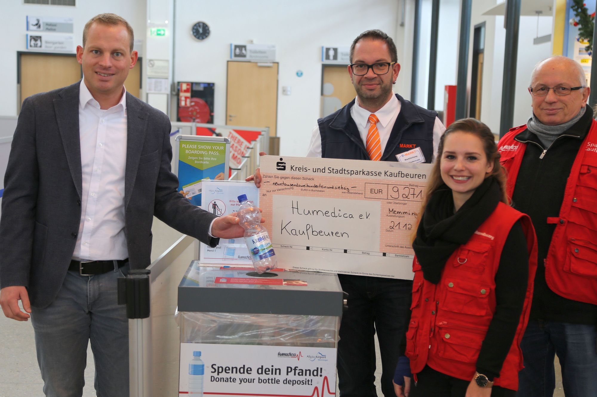 Andreas Loritz, Fritz Niederwald, Esther Schwan und Edwin Nägele. Foto: Flughafen Memmingen | humedica