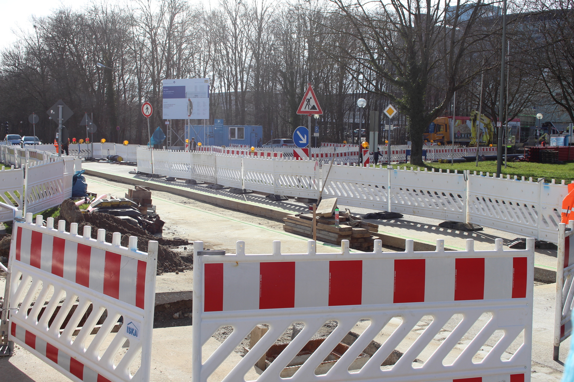 Vom Zentralklinikum Augsburg wurde eine Leitung zum Sailer-Areal gelegt. Foto: Angelina Märkl/B4B WIRTSCHAFTSLEBEN SCHWABEN
