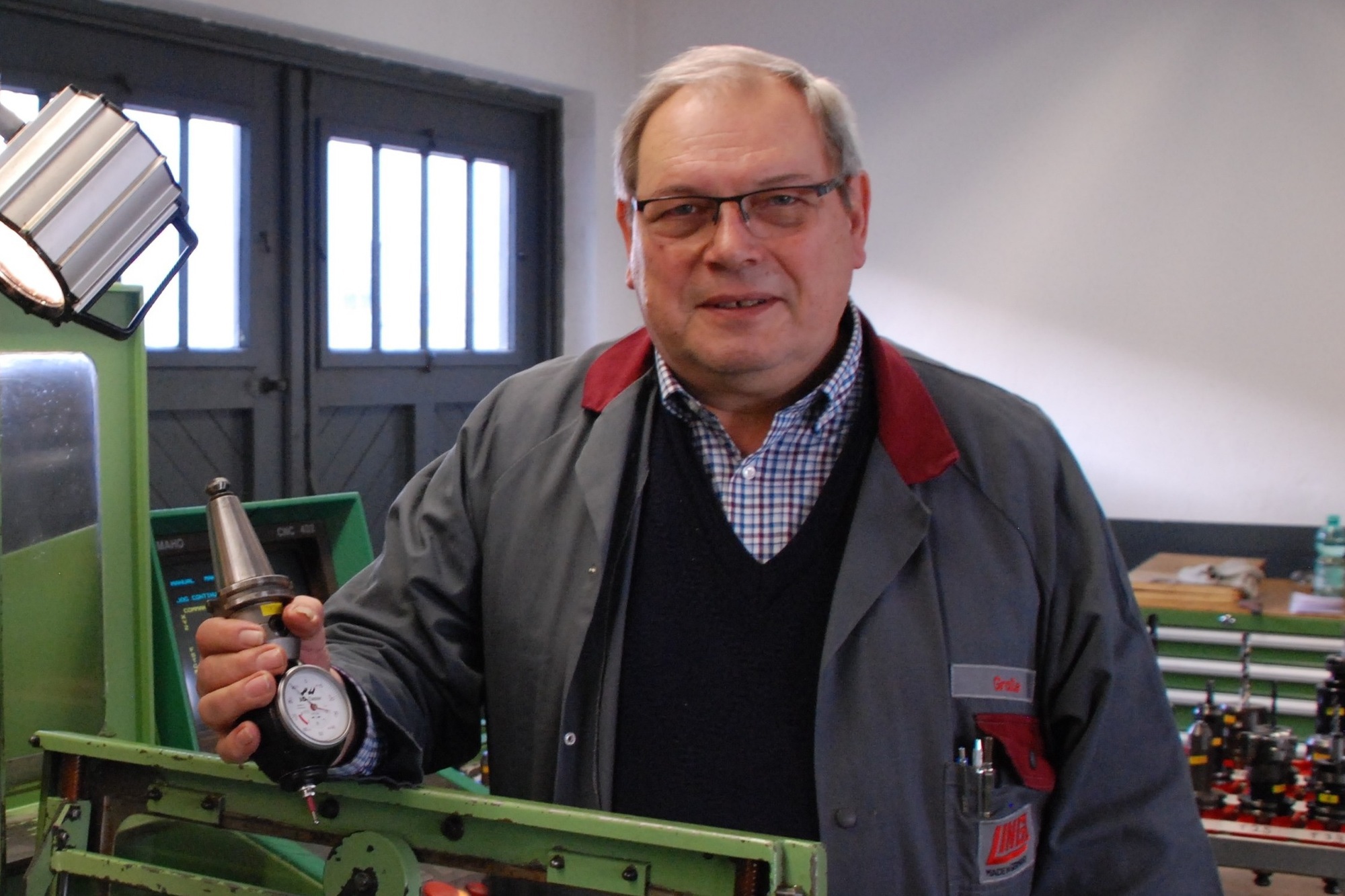 Der Ausbilder Ulrich Graile verabschiedet sich in den Ruhestand. Foto: Hans Lingl Anlagenbau und Verfahrenstechnik GmbH