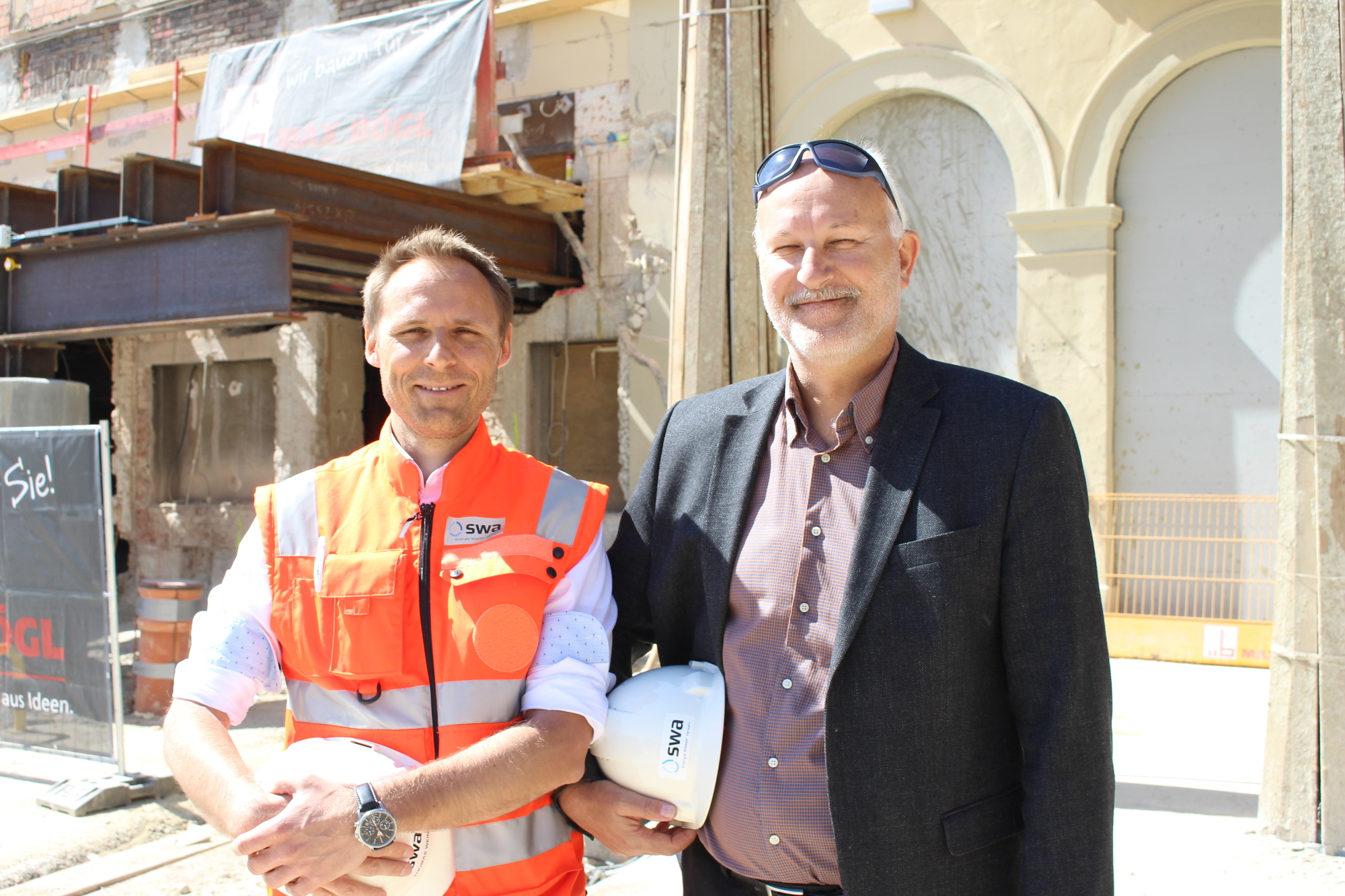 Oberbauleiter Thomas Weinl und der Technische Leiter Dietmar Orwat . Foto: Angelina Märkl/B4B WIRTSCHAFTSLEBEN SCHWABEN