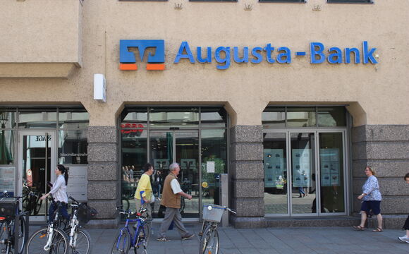 Augusta Bank Eg Raiffeisen Volksbank Suche B4b Schwaben