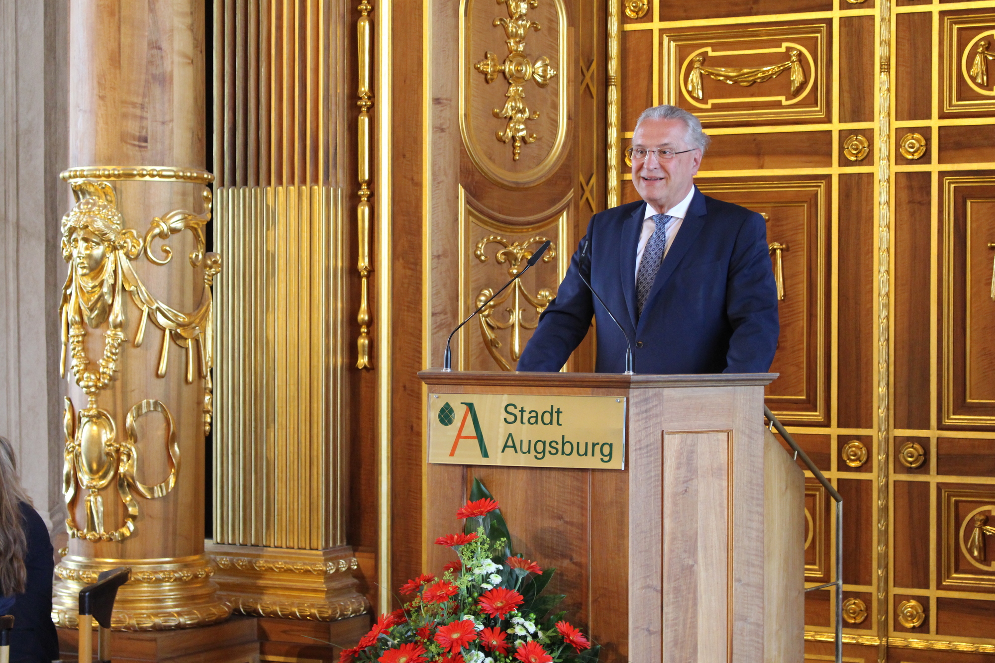 Innenminister Joachim Herrmann bei seiner Rede im Goldenen Saal. Foto: Iris Zeilnhofer/B4B WIRTSCHAFTSLEBEN SCHWABEN