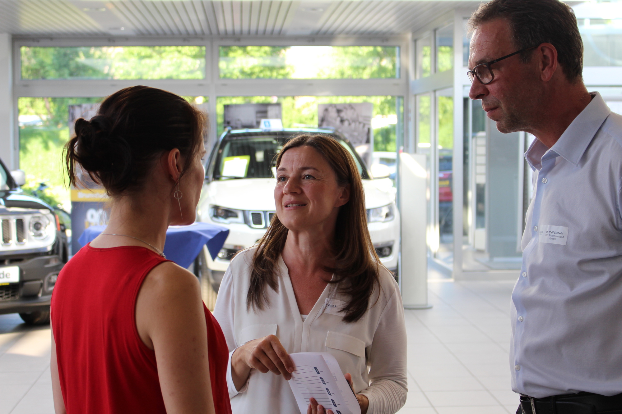 Auf dem 9. Speednetworking von A³ im Autohaus Brunnhuber. Foto: Iris Zeilnhofer/B4B WIRTSCHAFTSLEBEN SCHWABEN