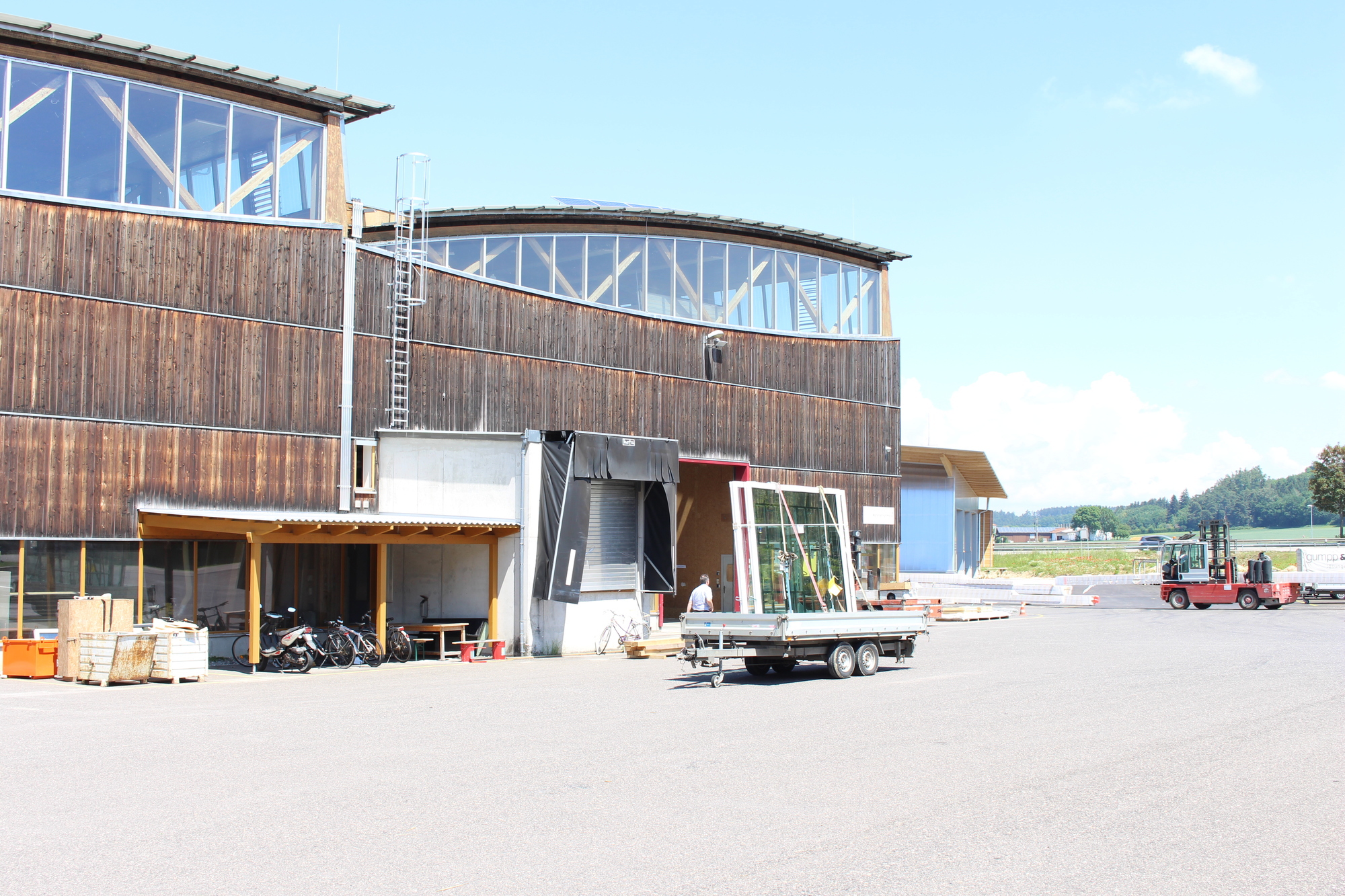 Die Produktionshalle von außen