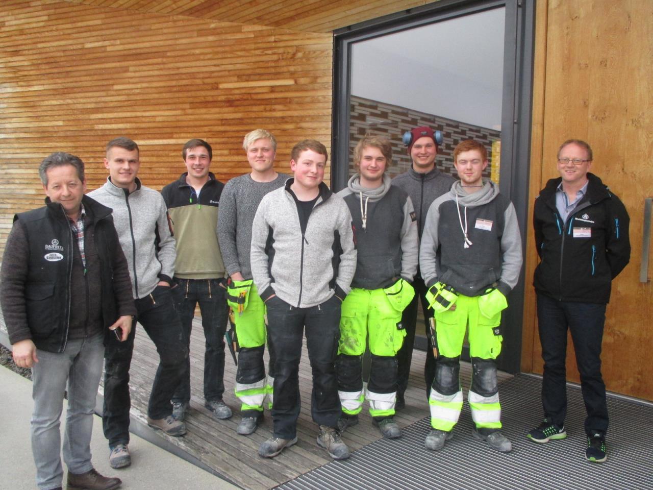 Die Zimmerer Azubis aus Norwegen zu Besuch bei Baufritz. Foto: Baufritz