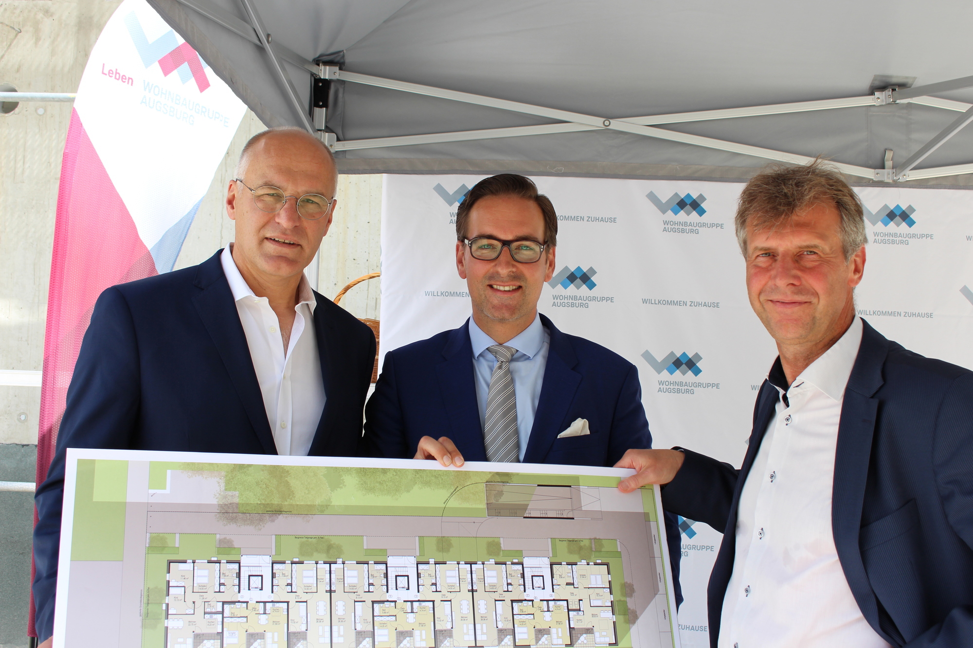 Dr. Kurt Gribl, Dr. Mark Dominik Hoppe und Albert Blaumoser. Foto: Isabell Walter/B4B WIRTSCHAFTSLEBEN SCHWABEN