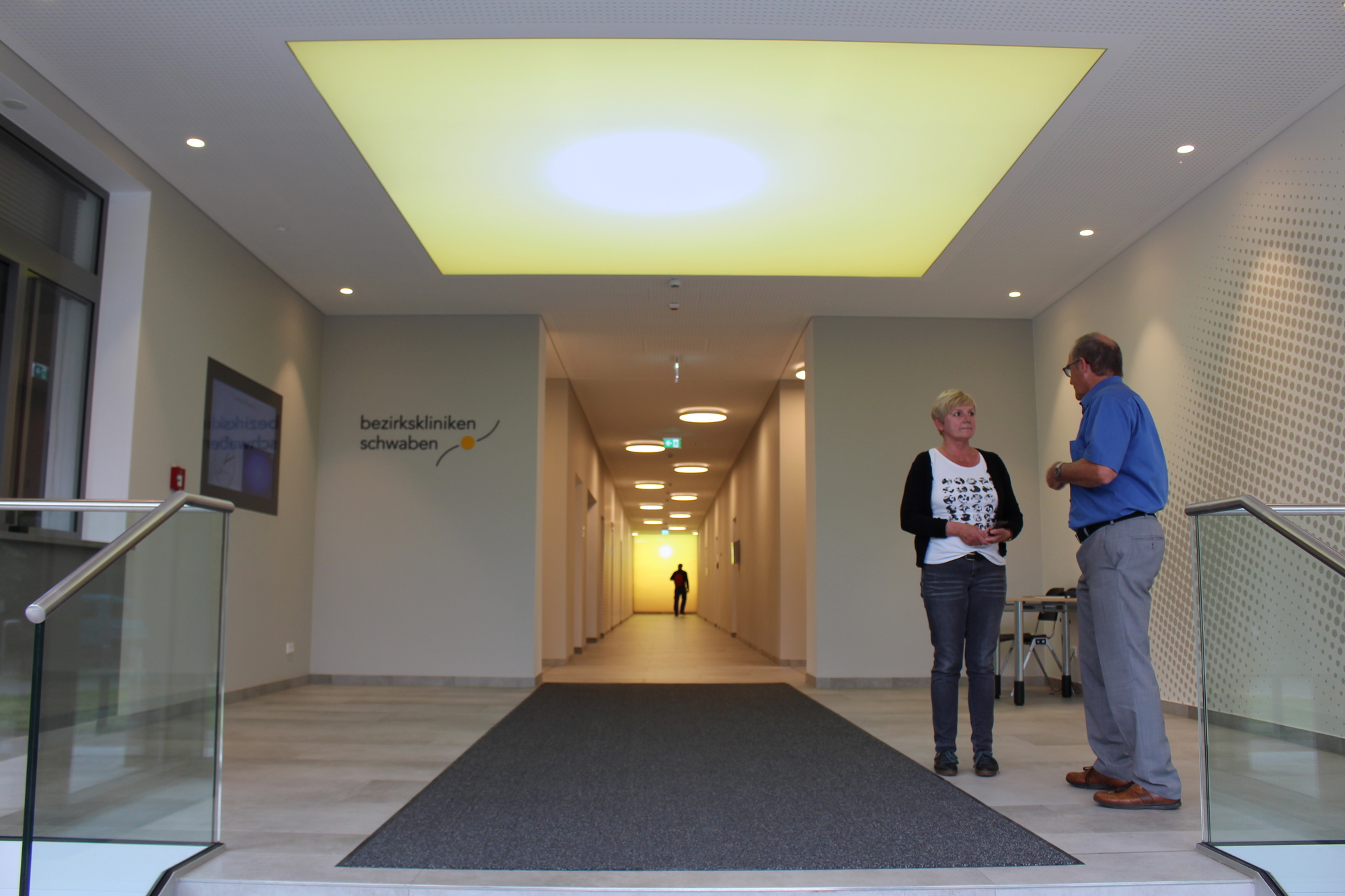 Der Haupteingang wurde neugestaltet. Foto: Schalk