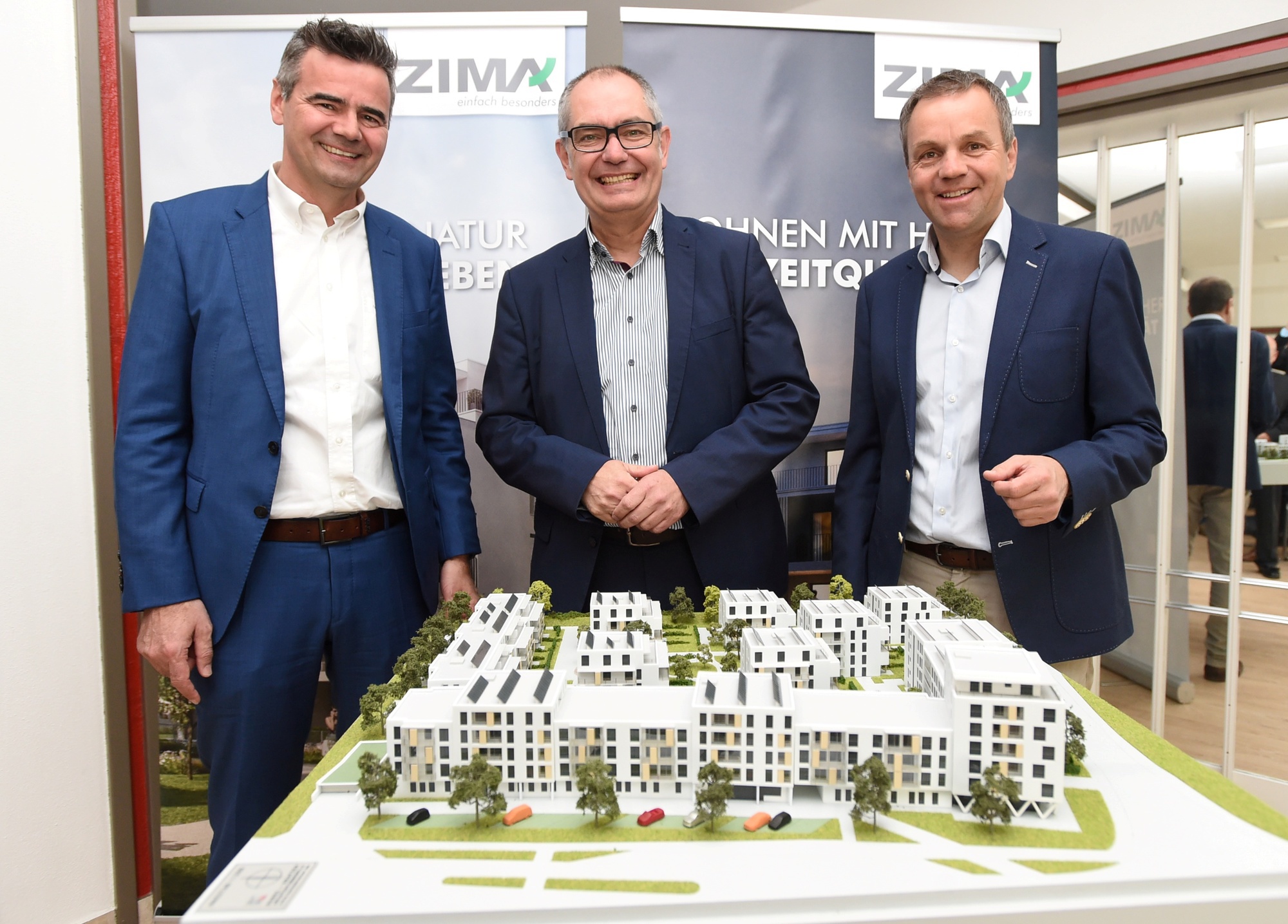 Alexander Nußbaumer, Bürgermeister Michael Wörle und Dieter Stähele. Foto: ZIMA