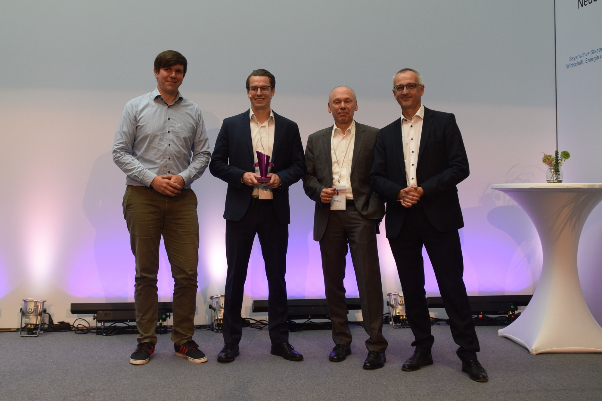 Sebastian Engel, ZOLLHOF Techincubator Nürnberg, Lukas Marx, Smart City System GmbH, Dr. Georg Ried, Geschäftsführer Bayern Kapital GmbH, Dr. Mathias Glasmacher, Head of Corporate Technology, Diehl Stiftung &amp; Co. KG. Foto: Bayern Innovativ GmbH