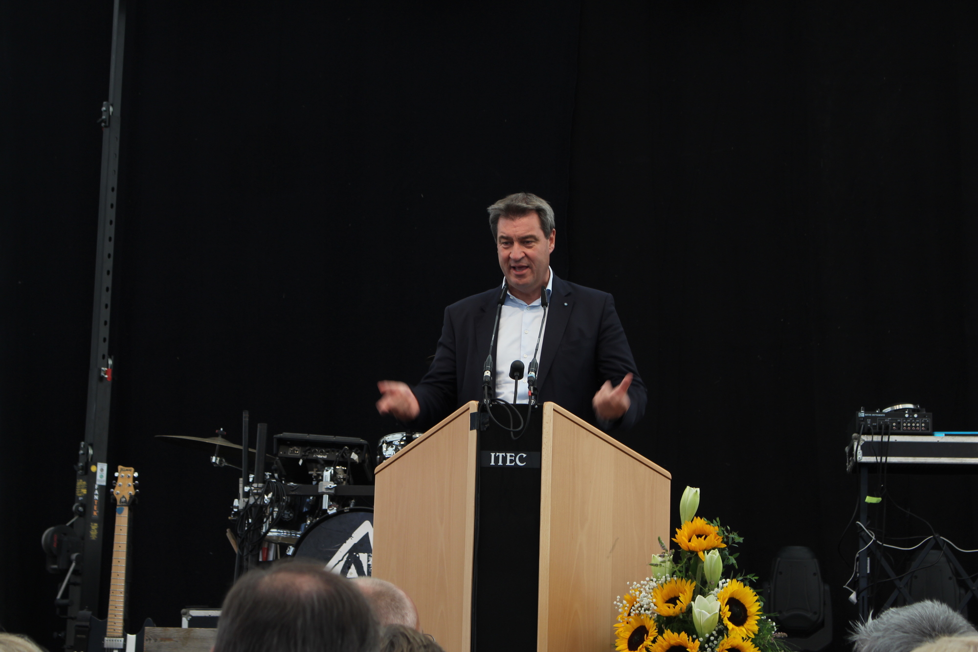 Dr. Markus Söder bei seiner Ansprache im Bierzelt. Foto: Iris Zeilnhofer/B4B WIRTSCHAFTSLEBEN SCHWABEN