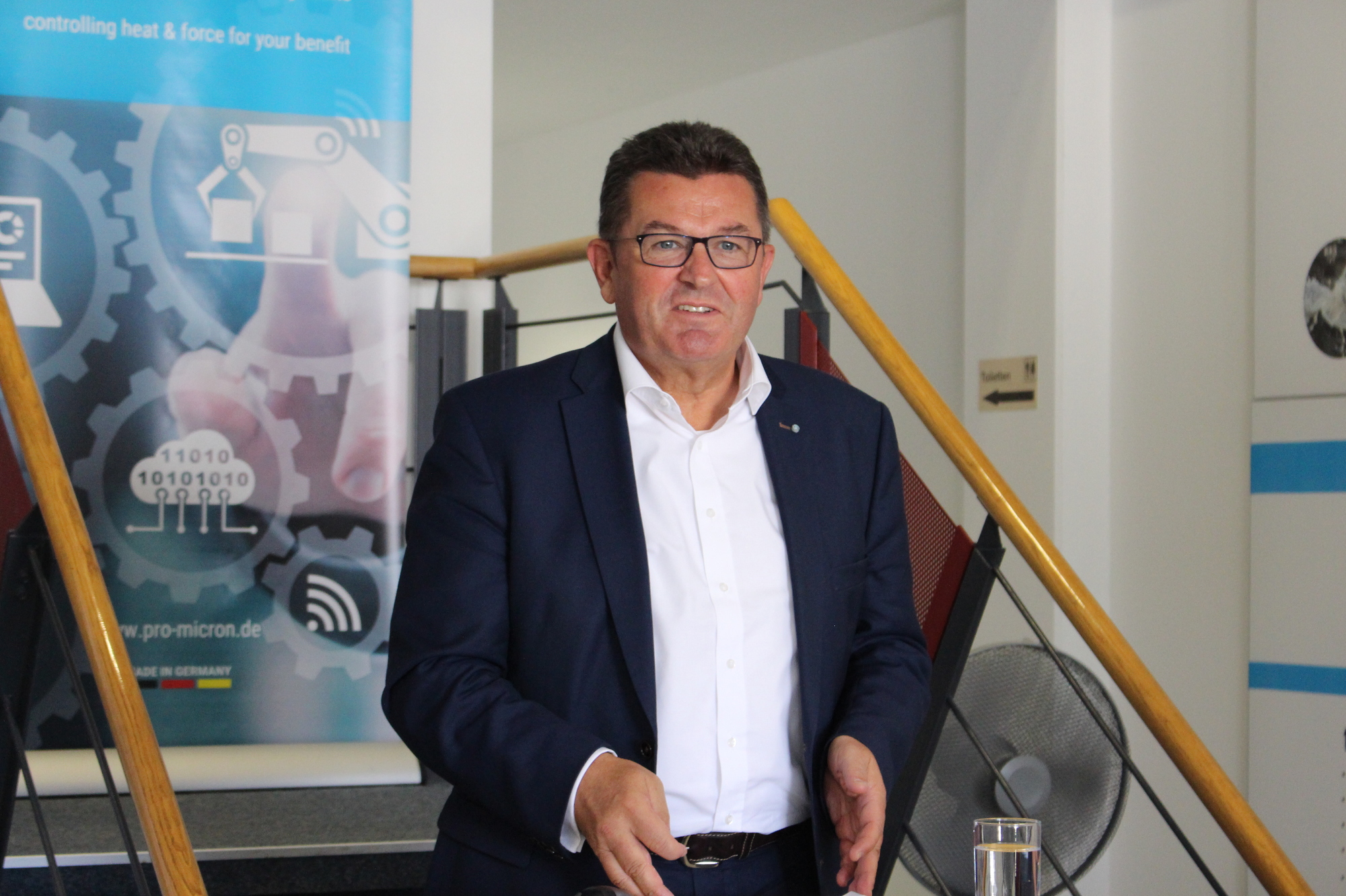 Staatsminister Franz Josef Pschierer beglückwünschte pro-micron zu seinem Neubauvorhaben. Foto: Angelina Märkl/B4B WIRTSCHAFTSLEBEN SCHWABEN