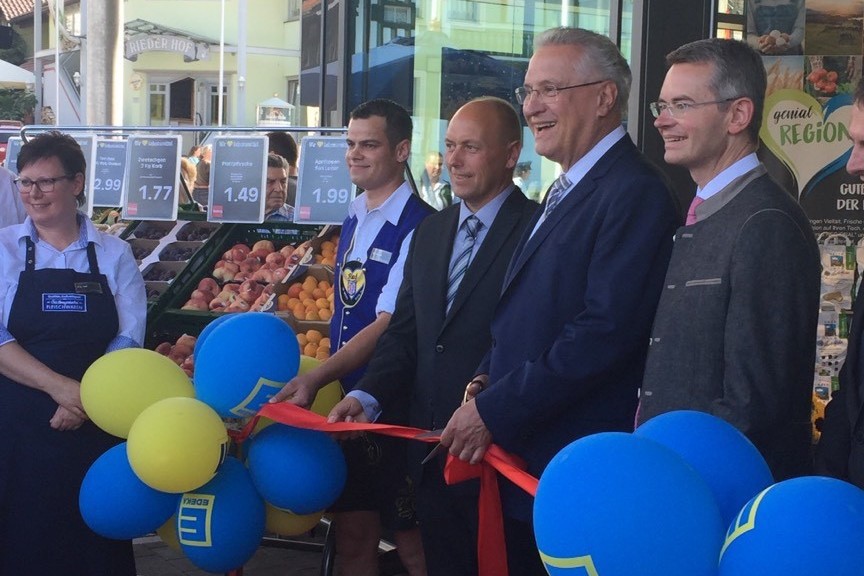 Eröffnung des Edeka-Marktes in Ried mit Innenminsiter Hermann. Foto: Gemeinde Ried