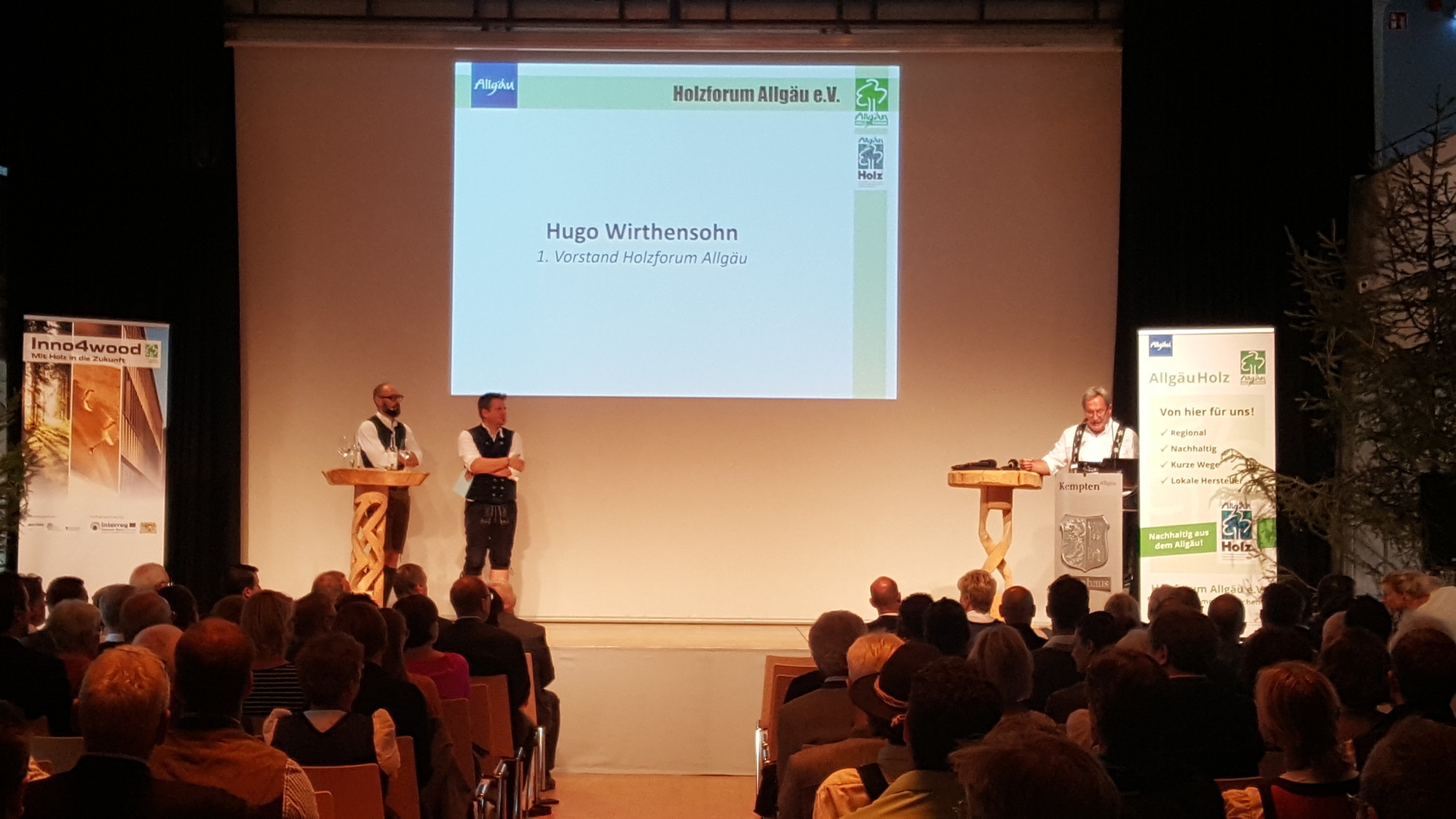 Rund 200 Gäste kamen zum Holztag der Allgäuer Festwoche im Kornhaus zusammen. Foto: Holzforum Allgäu e.V.