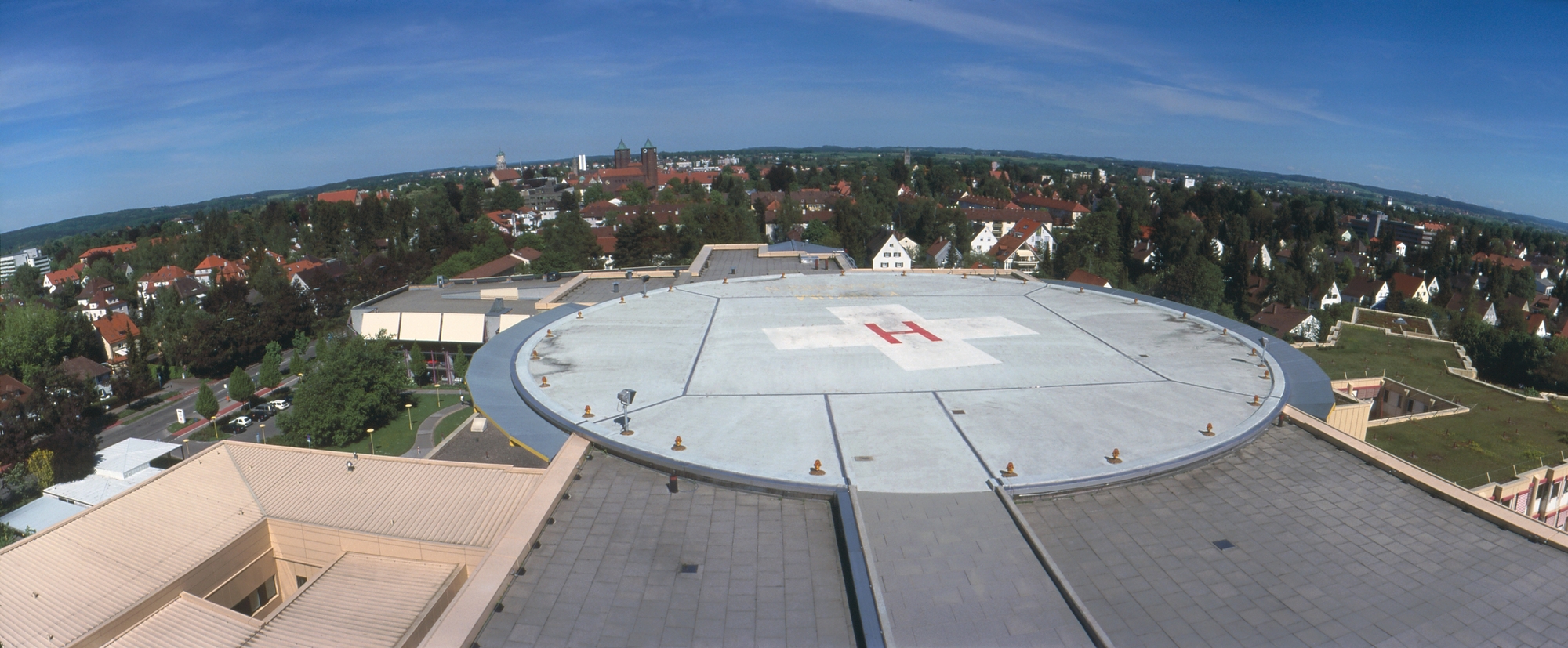 Der Hubschrauberlandeplatz am Klinikum Memmingen. Foto: FOTOKUNST Ulrich Haas