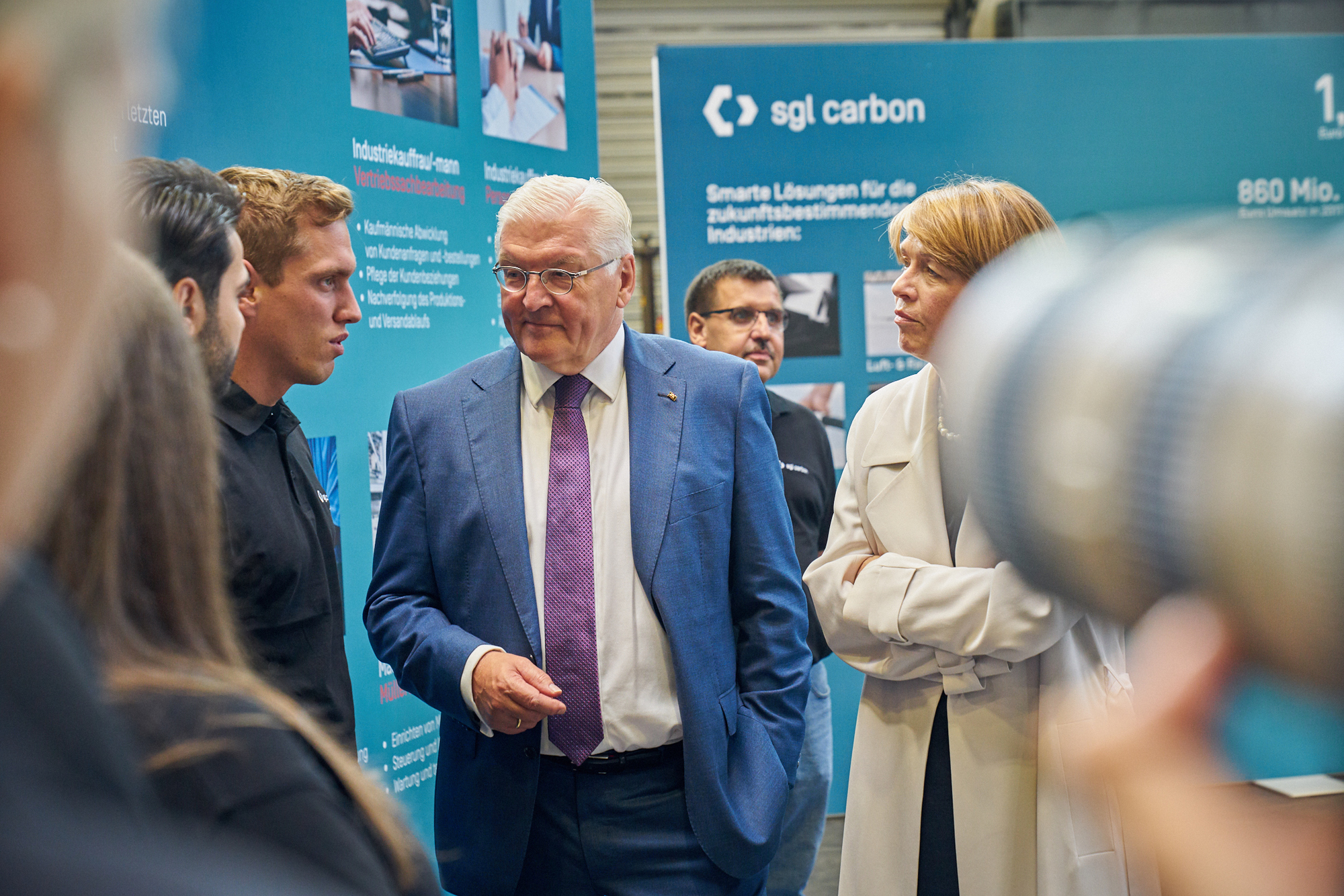 Bundespräsident Frank-Walter Steinmeier im Gespräch mit den Bonner Kollegen. Foto: SGL Carbon