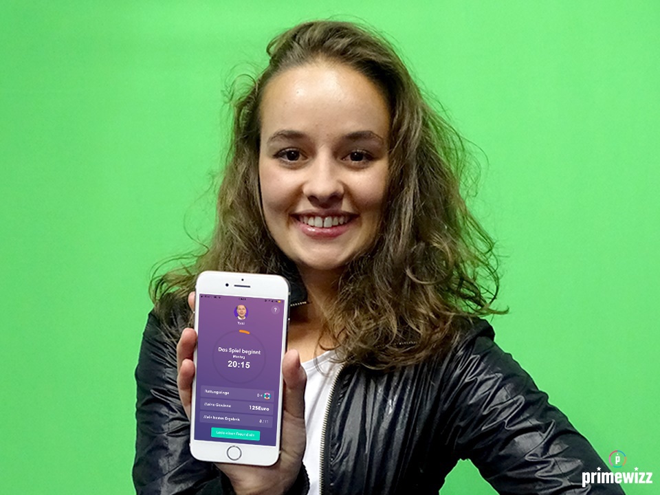Das bekannte Augsburger Gesicht, Raffaela Kraus, moderiert neben RT1-Moderator Tobi Schmid die Quiz Show. Foto: Primewizz