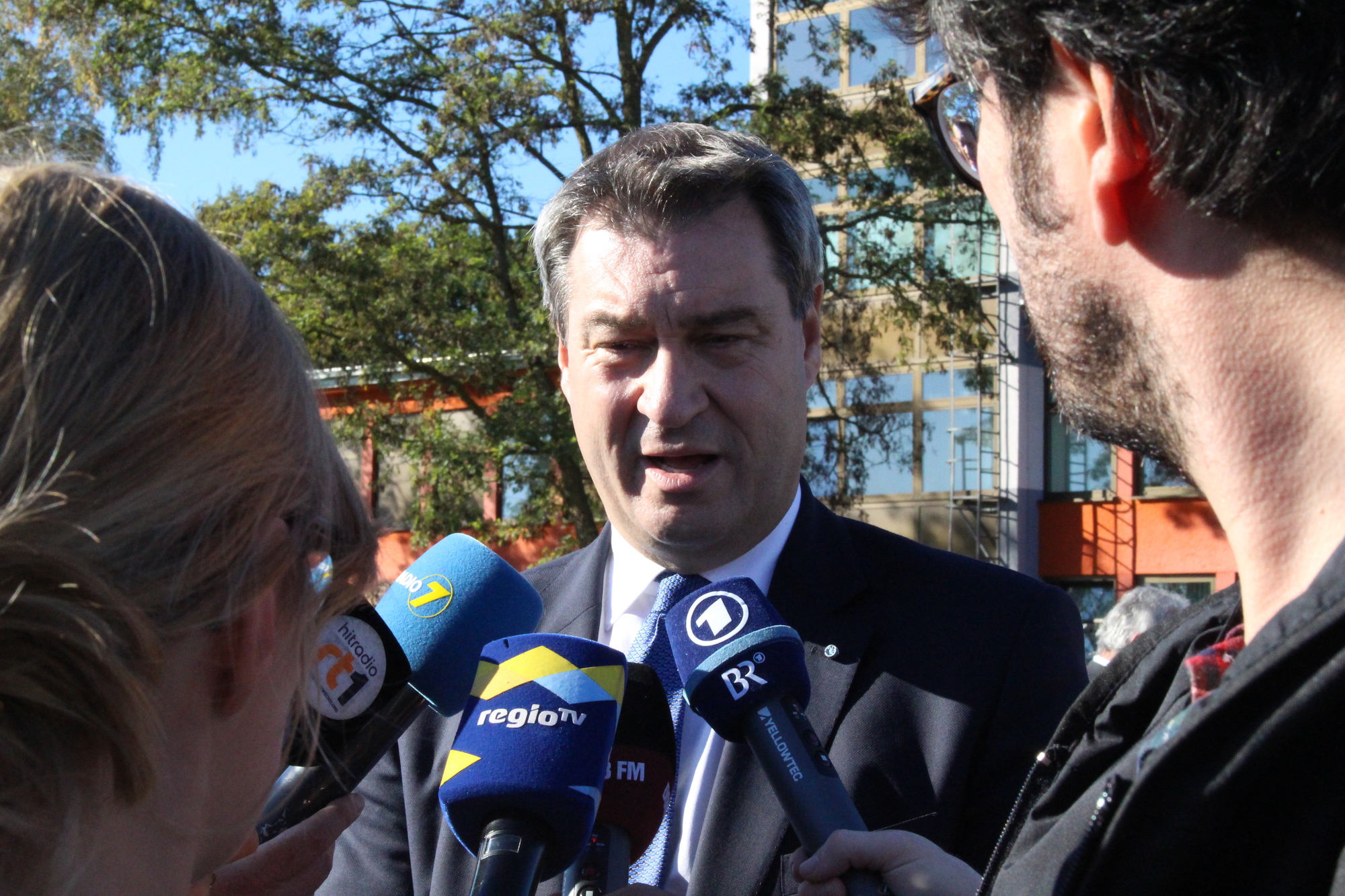 Dr. Markus Söder steht der Presse Rede und Antwort. Foto: Iris Zeilnhofer/B4B WIRTSCHAFTSLEBEN SCHWABEN